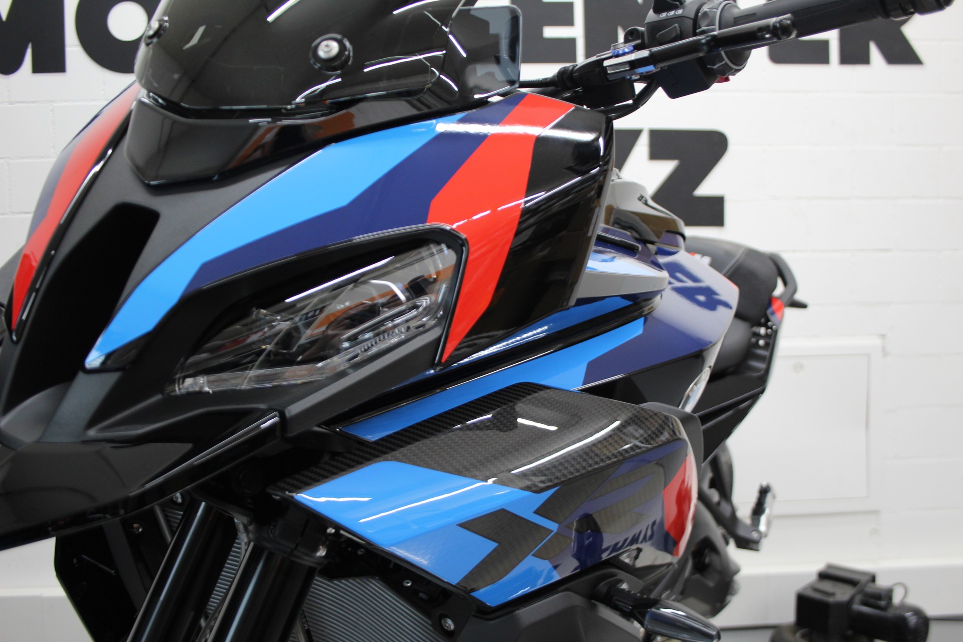 BMW M 1000 XR-image-5