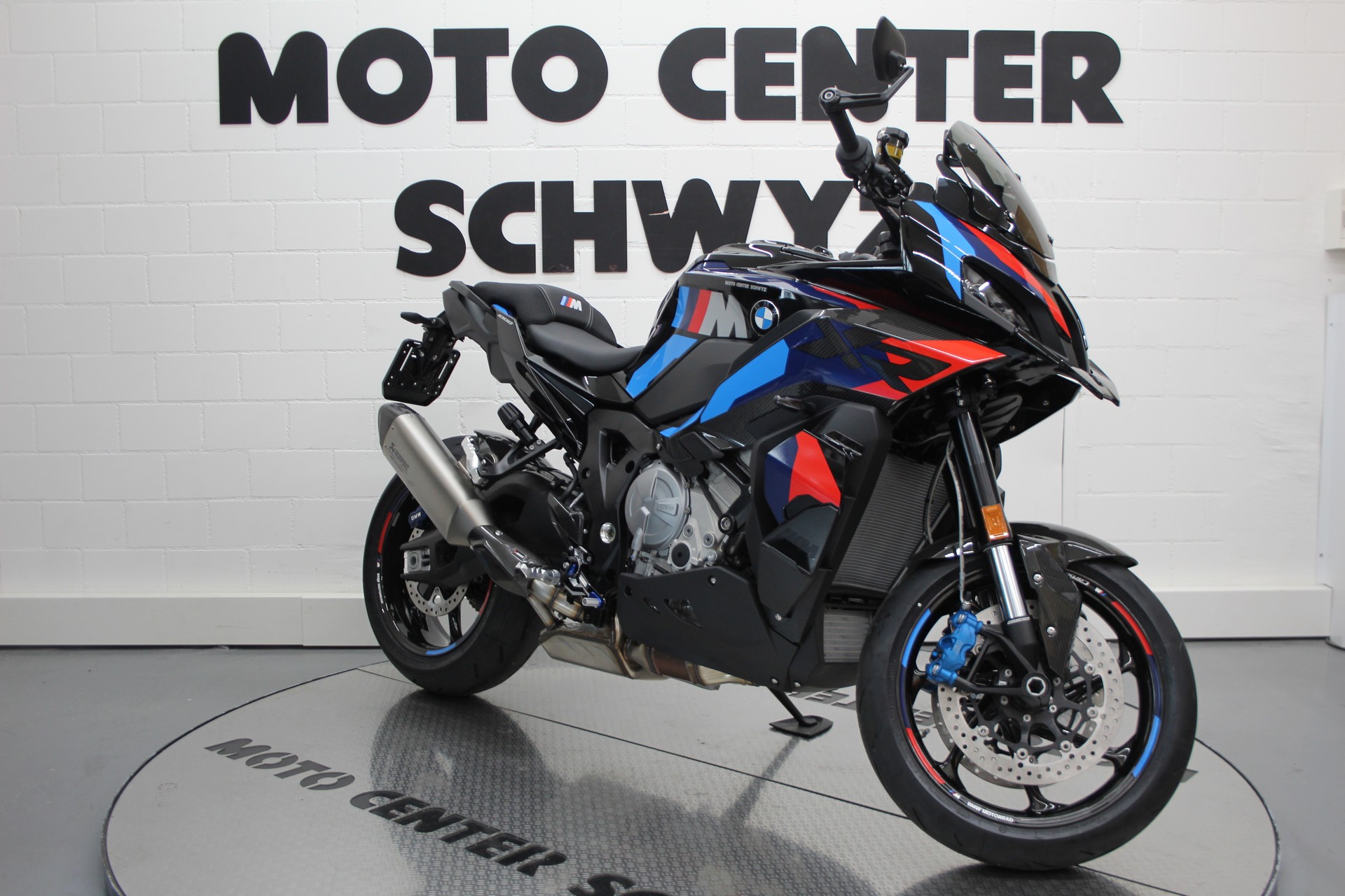BMW M 1000 XR-image-1
