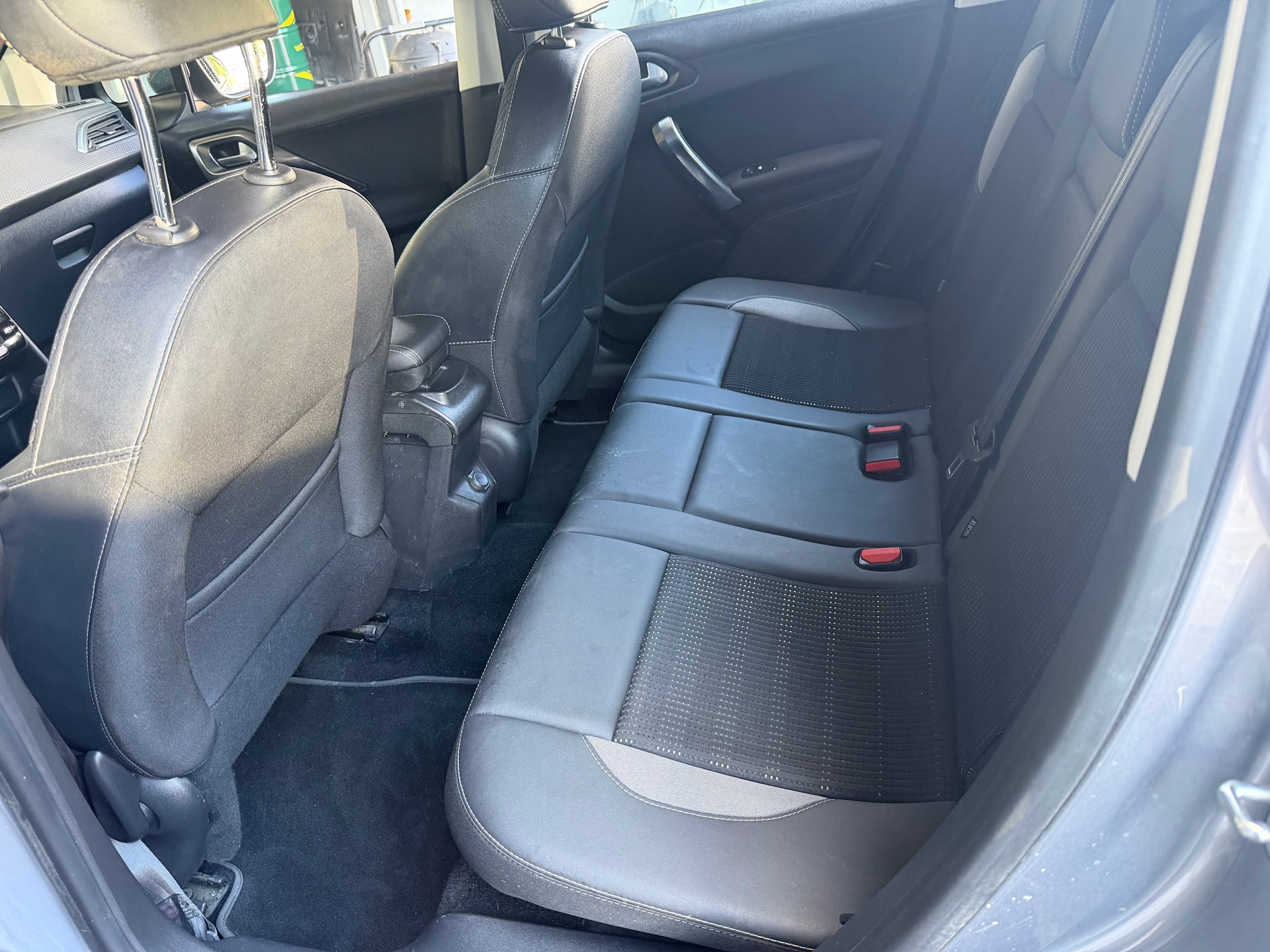 PEUGEOT 2008 1.2 PureTech GT Line EAT6-image-9