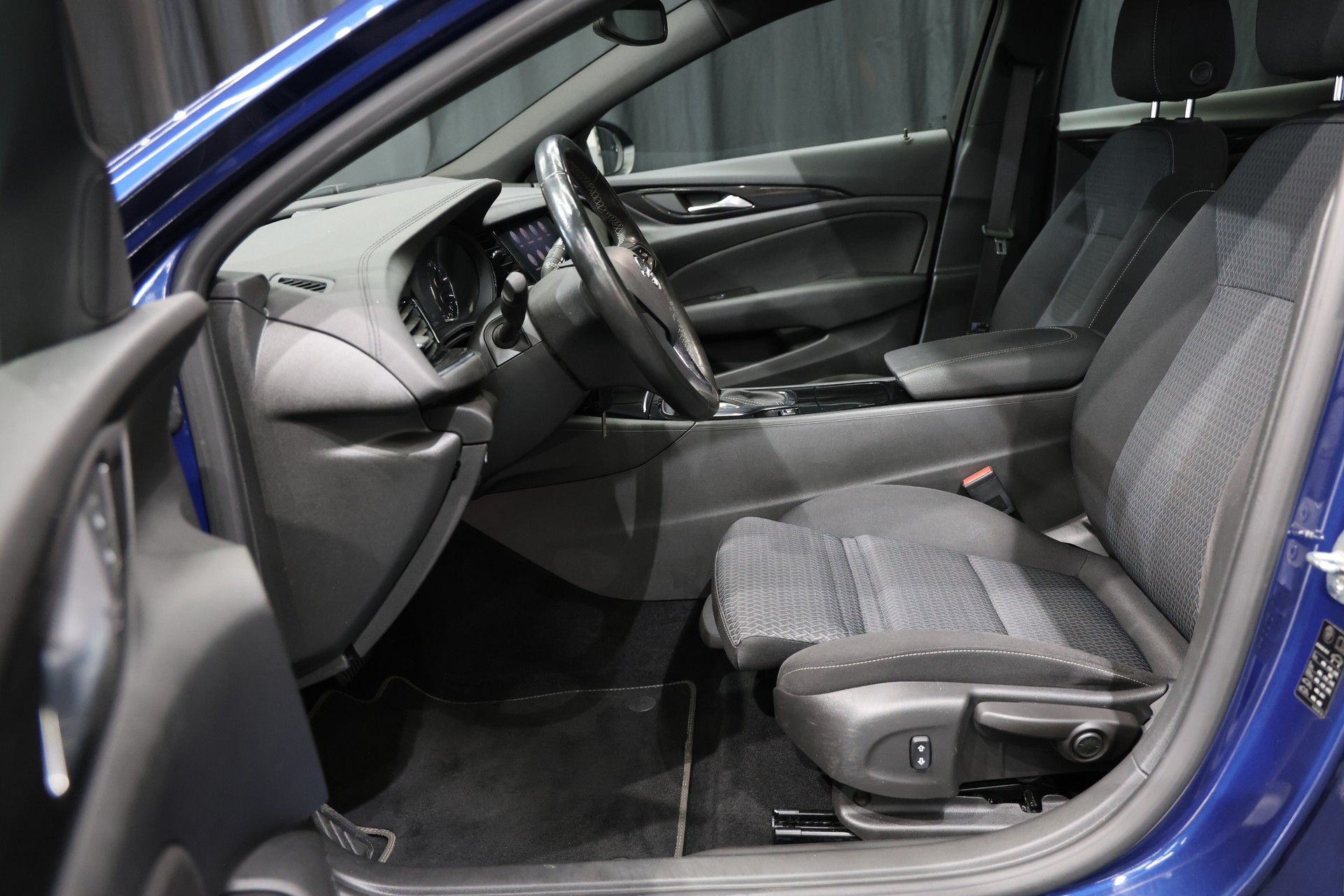 OPEL Insignia 1.5 CDTI Sports Tourer Elegance Automatic-image-4