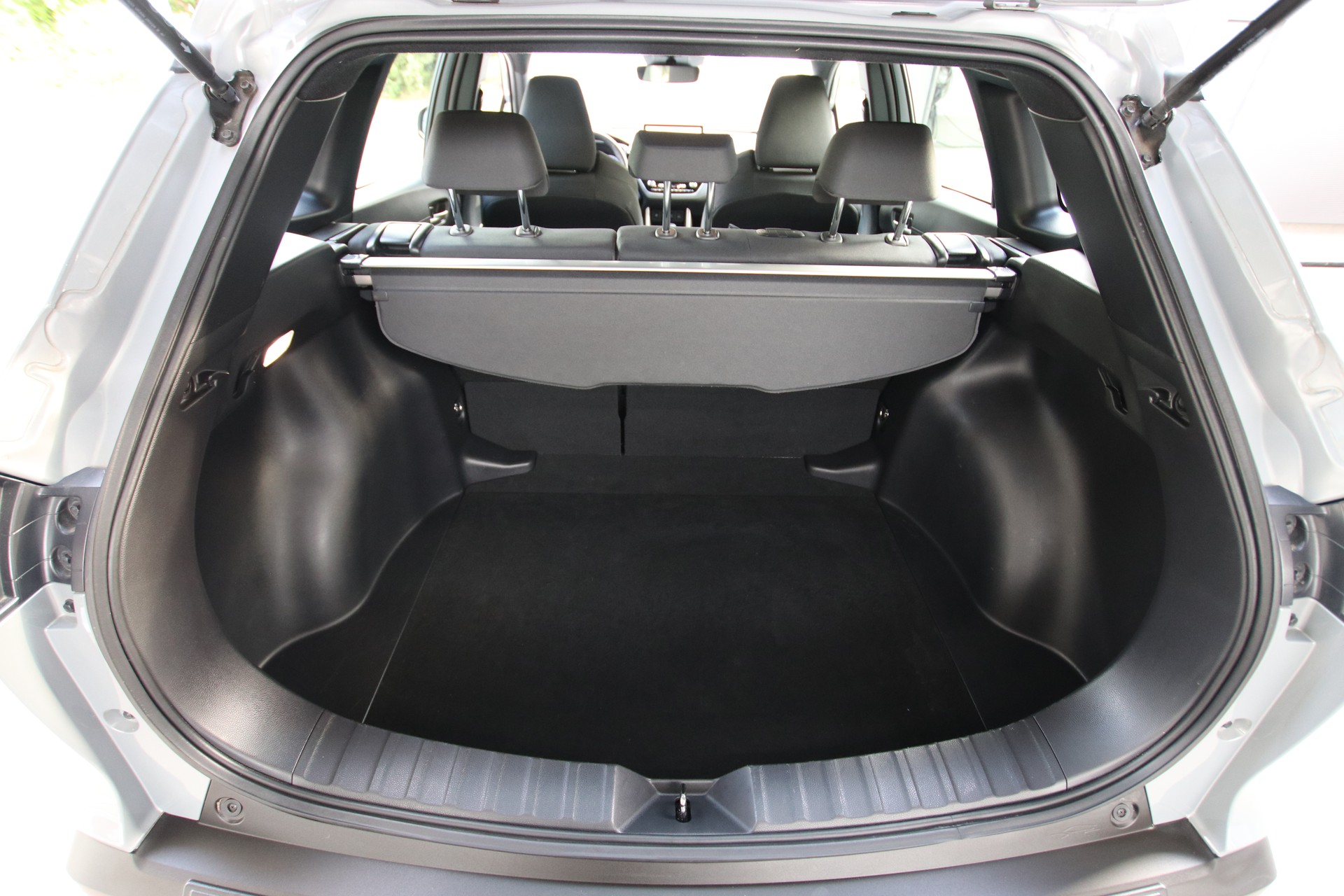 TOYOTA Corolla Cross 1.8 Trend e-CVT-image-15