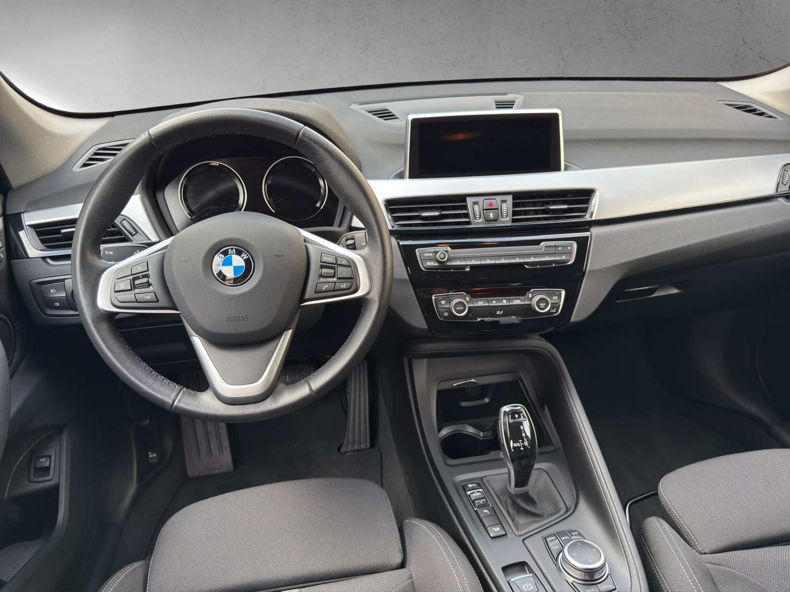 BMW X1 xDrive 18d Steptronic-image-13