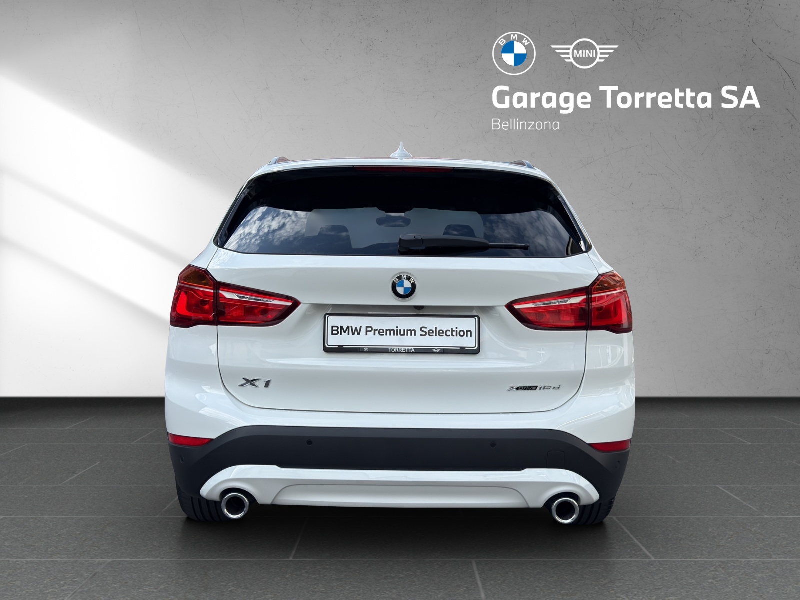 BMW X1 xDrive 18d Steptronic-showroom-element-3