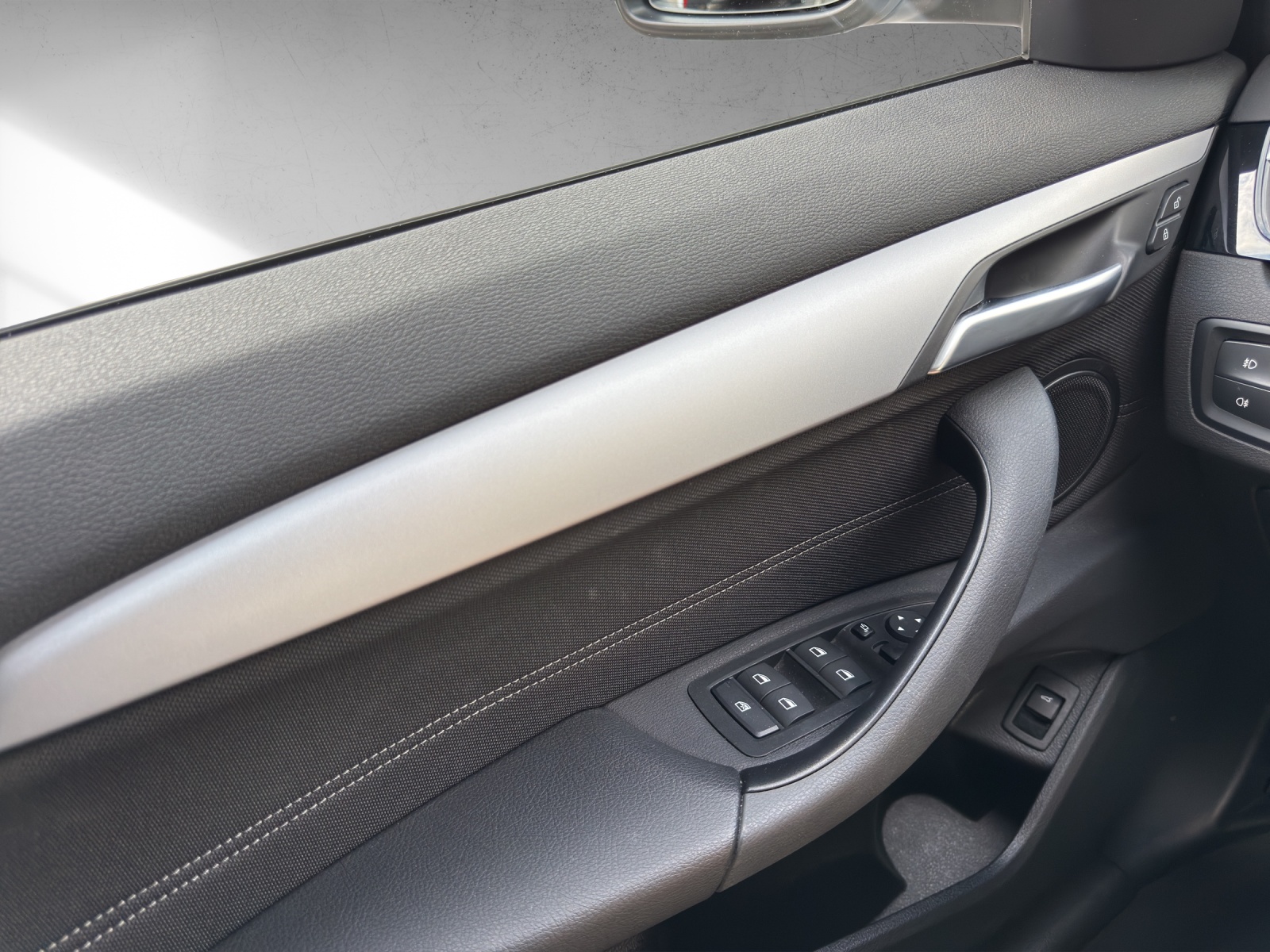BMW X1 xDrive 18d Steptronic-image-14