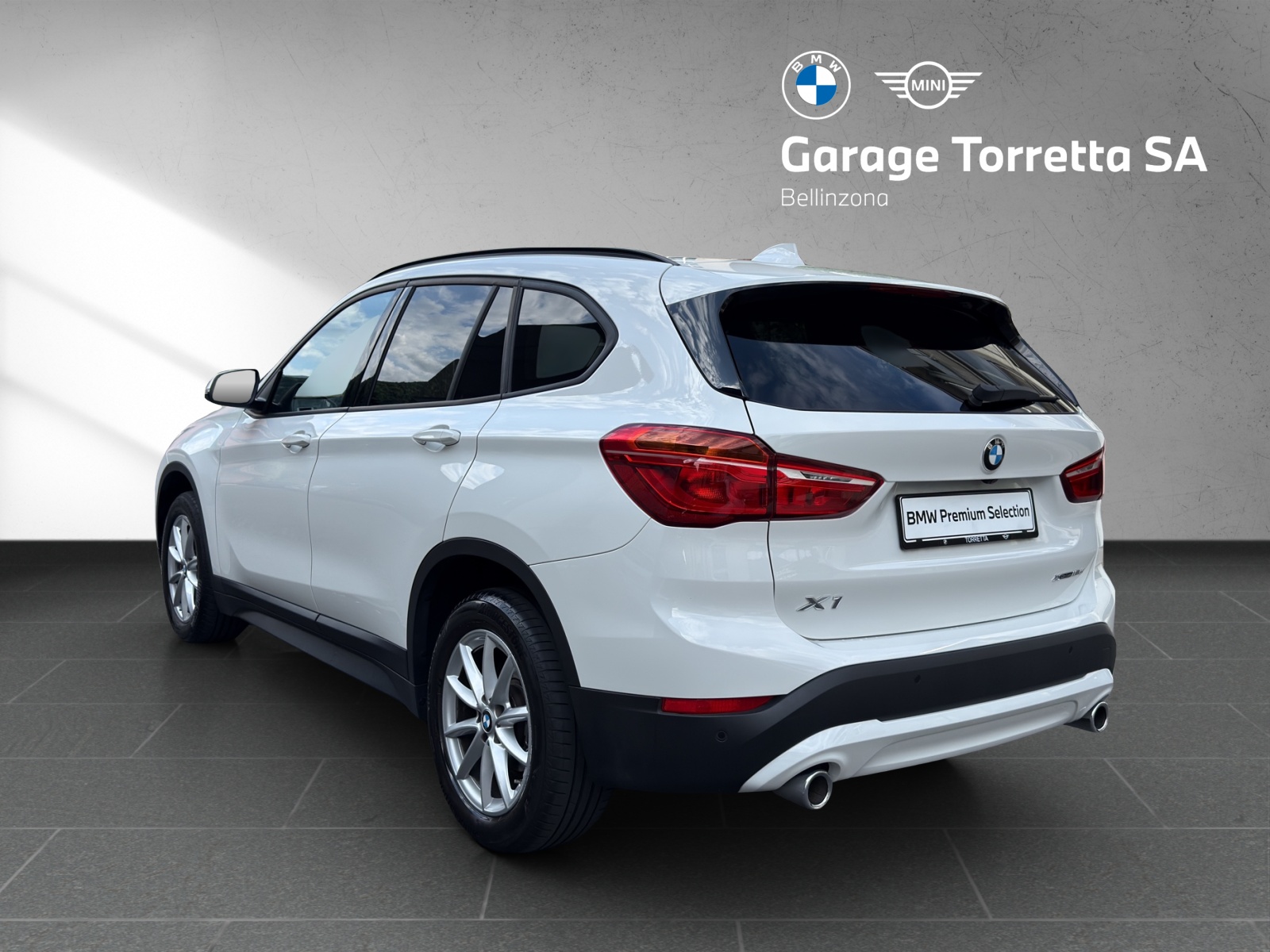 BMW X1 xDrive 18d Steptronic-showroom-element-2