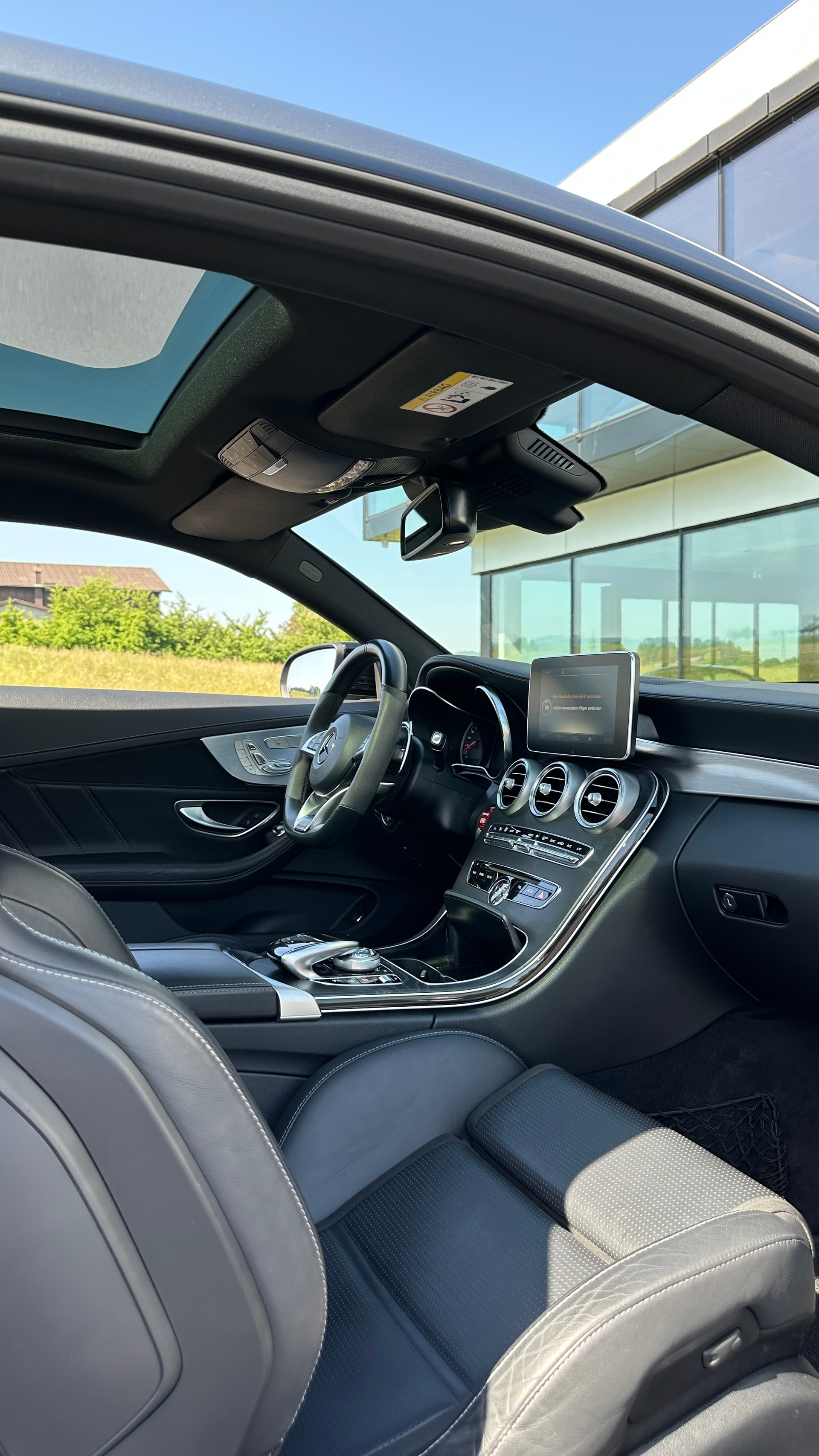 MERCEDES-BENZ C63 AMG S-image-15