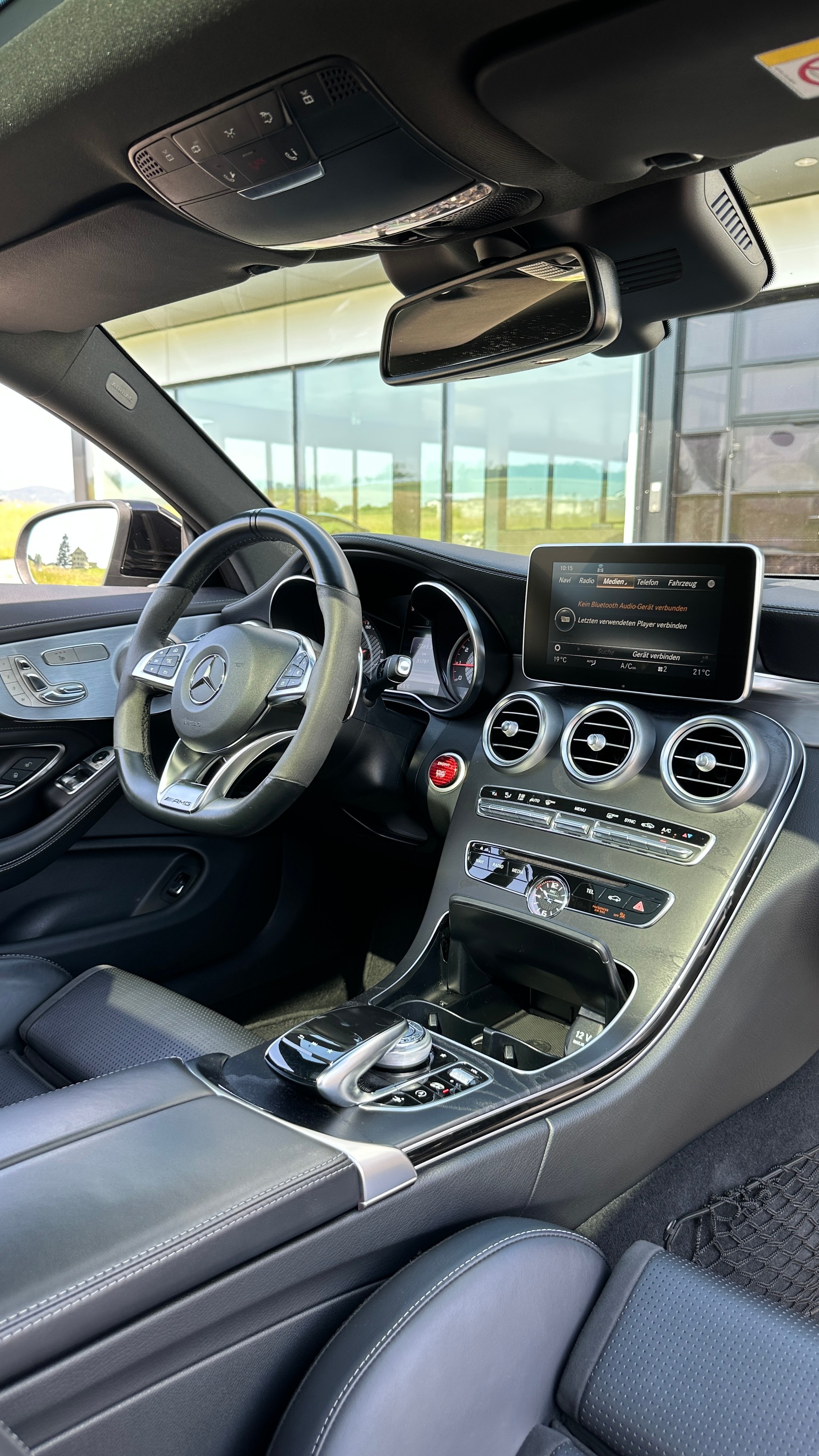MERCEDES-BENZ C63 AMG S-image-16