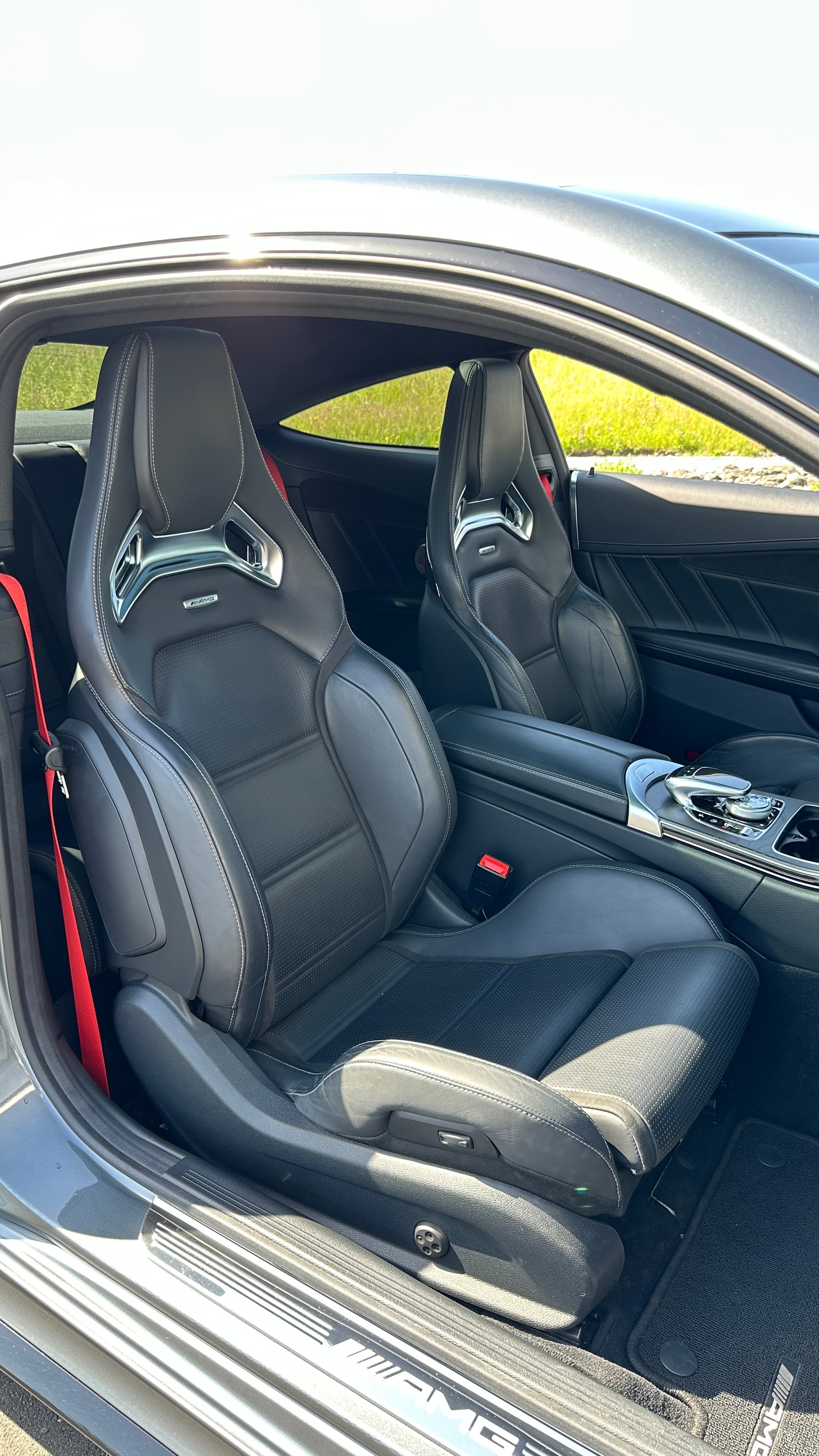 MERCEDES-BENZ C63 AMG S-image-18