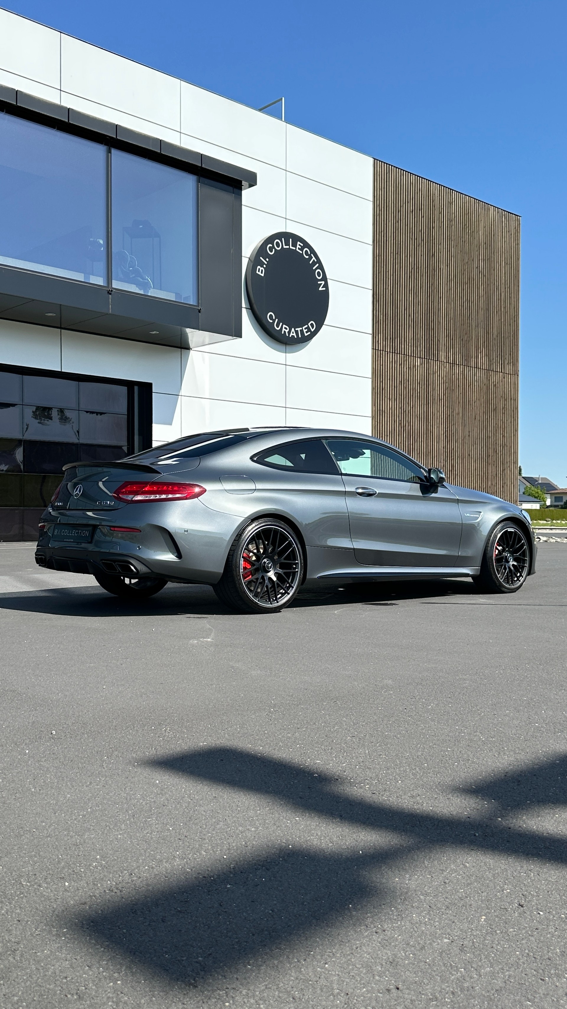 MERCEDES-BENZ S-showroom-element-3