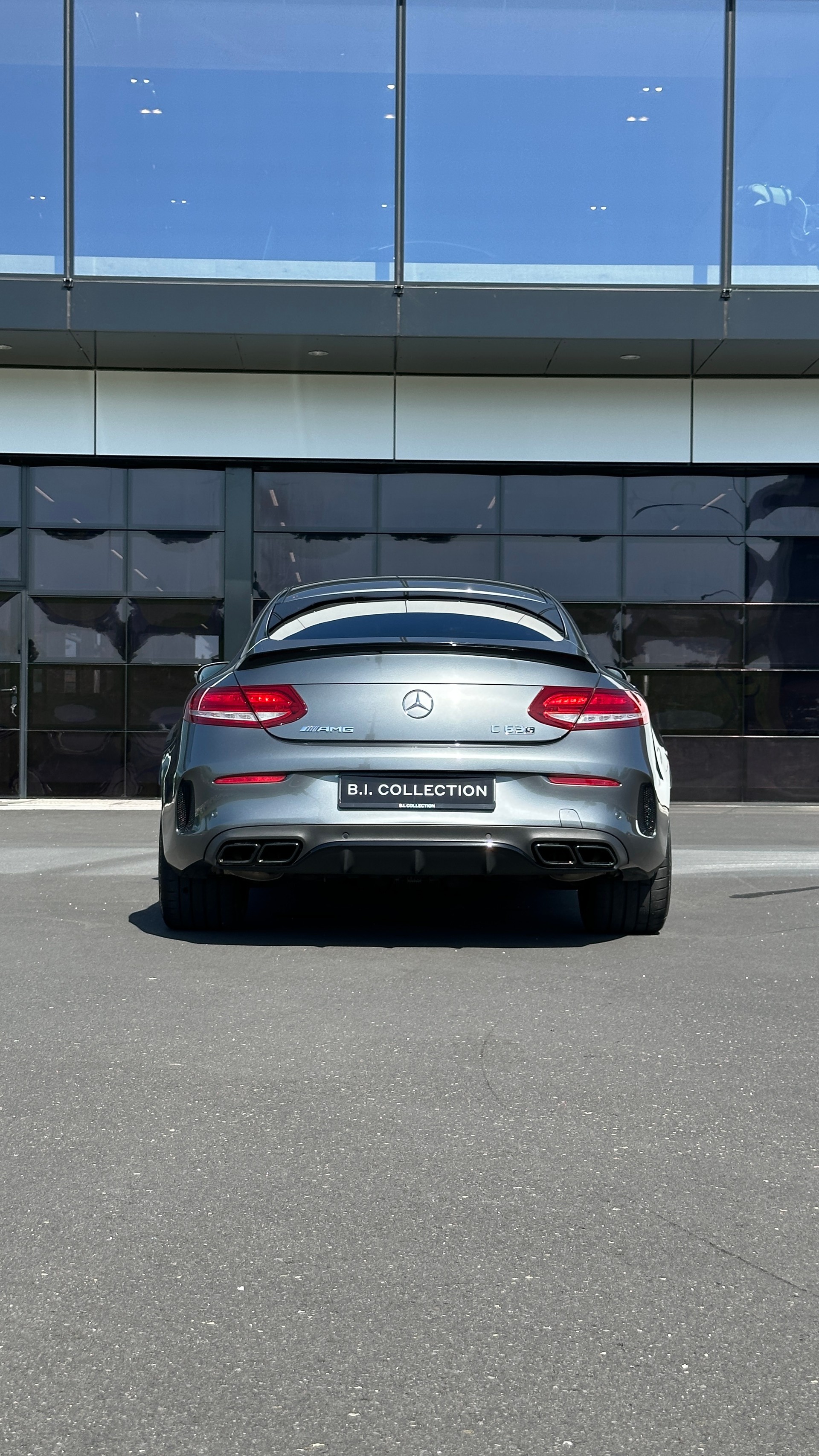 MERCEDES-BENZ C63 AMG S-image-12
