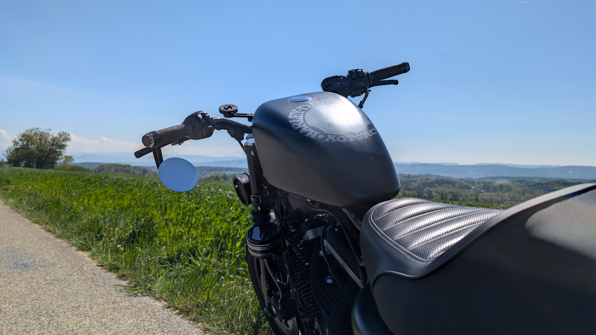 HARLEY-DAVIDSON XL 883 N Sportster Iron-image-6