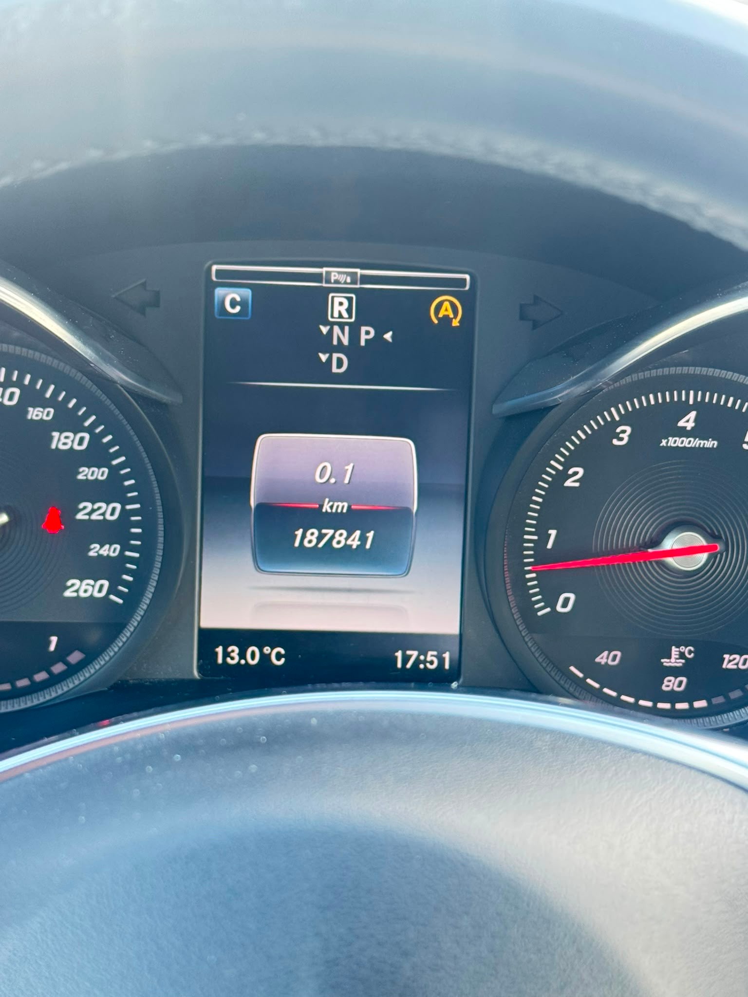 MERCEDES-BENZ C 200 Swiss Star Edition Avantgarde 7G-Tronic-image-9