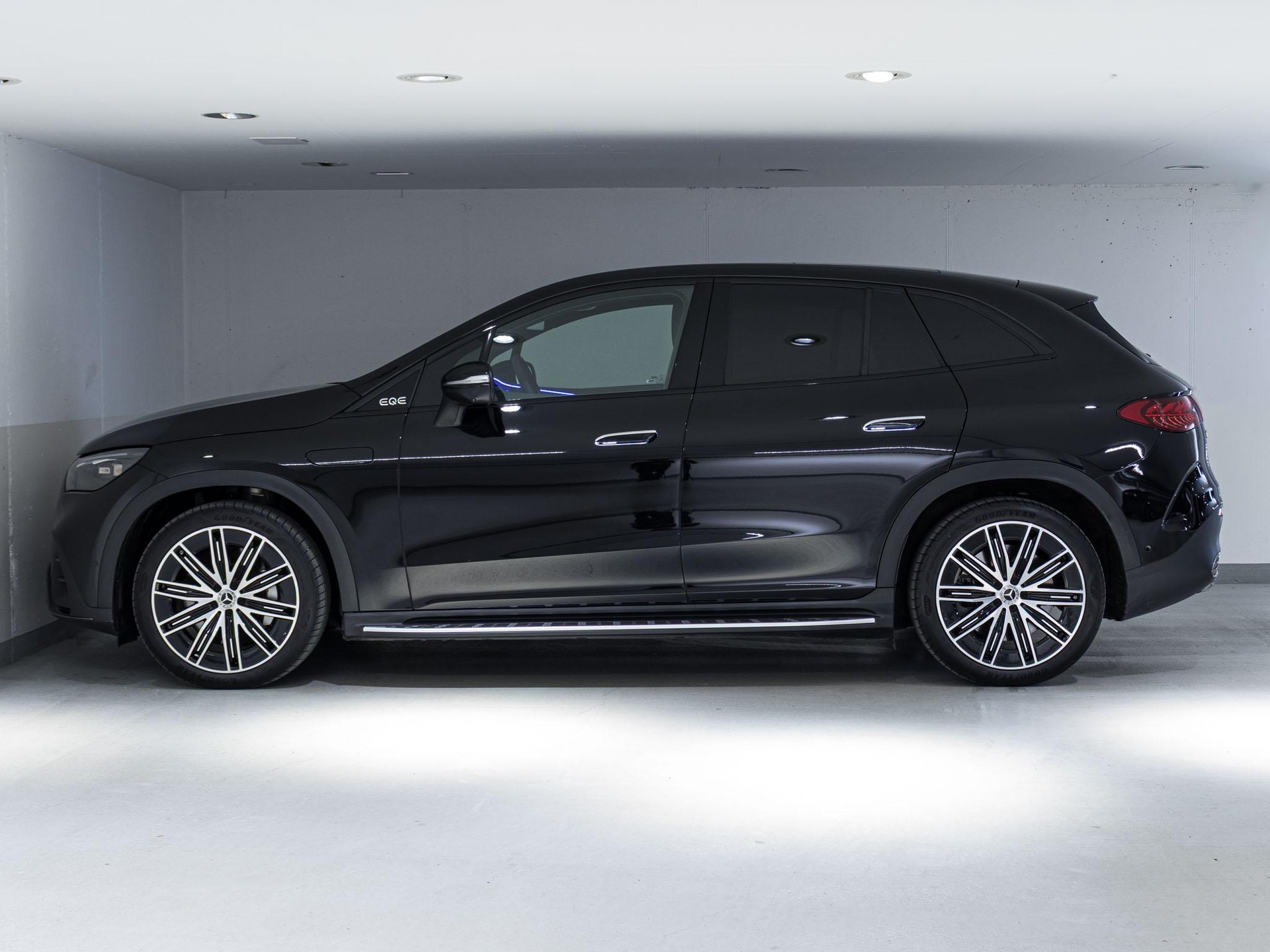 MERCEDES-BENZ EQE 350 4MATIC-image-4