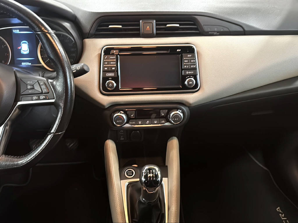 NISSAN Micra 0.9 IG-T N-Connecta-image-10