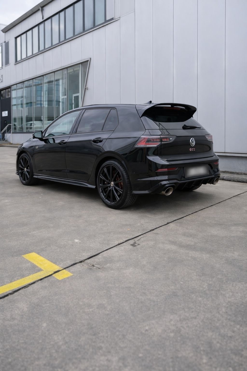 VW Golf 2.0 TSI GTI Clubsport DSG-image-2