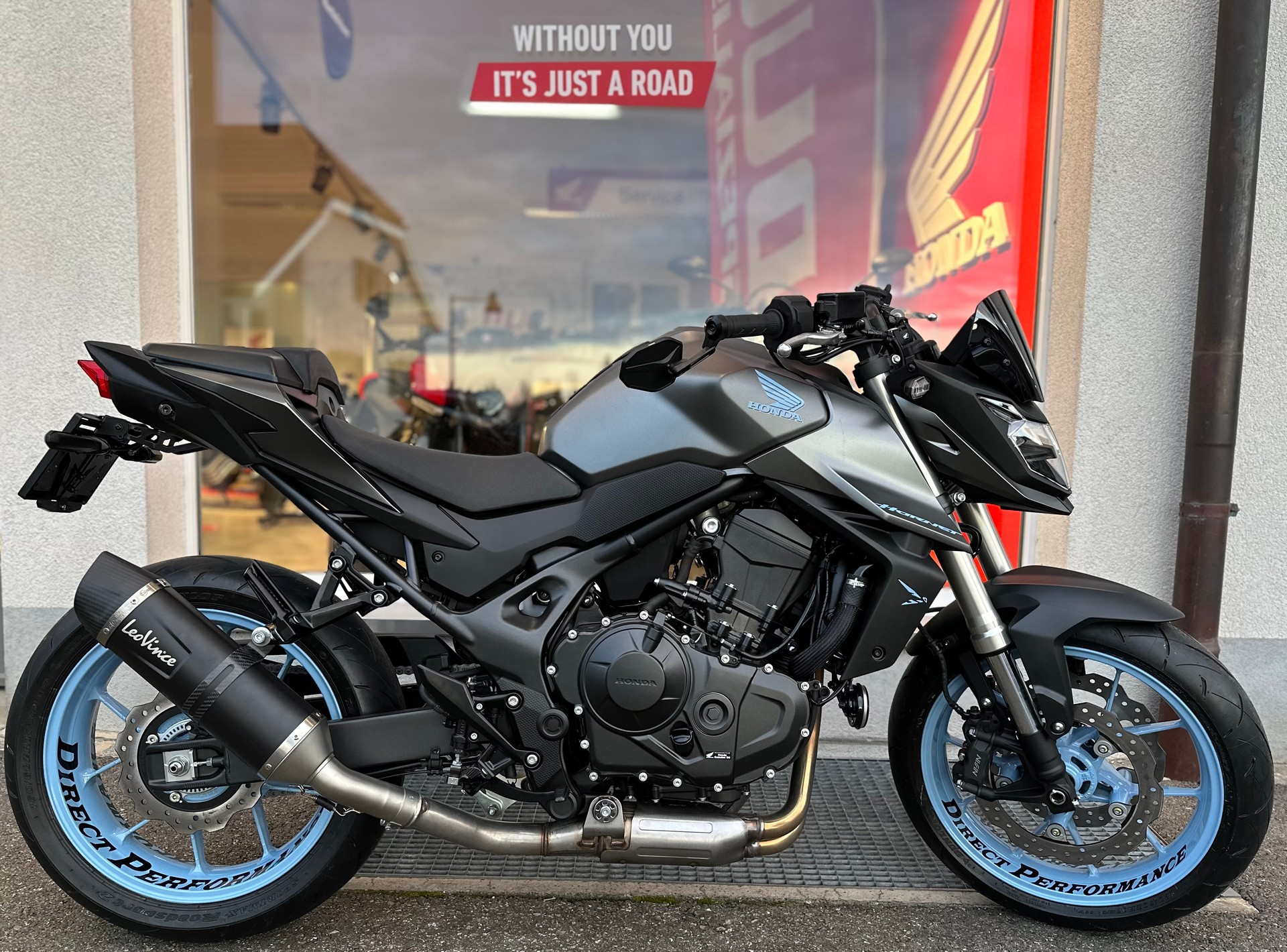 HONDA CB 750 Hornet-image-0