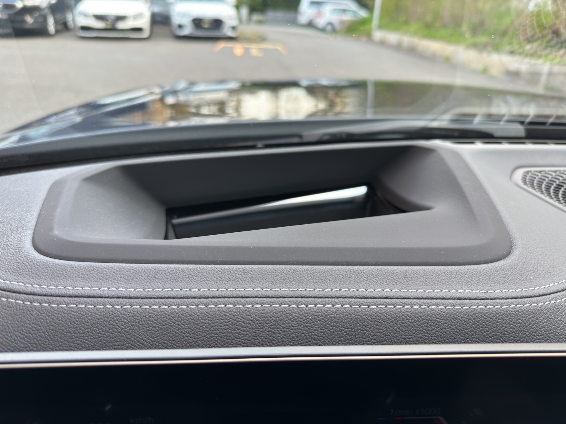 BMW M440i xDrive 48V Cabrio INDIVIDUAL 4x4-image-15