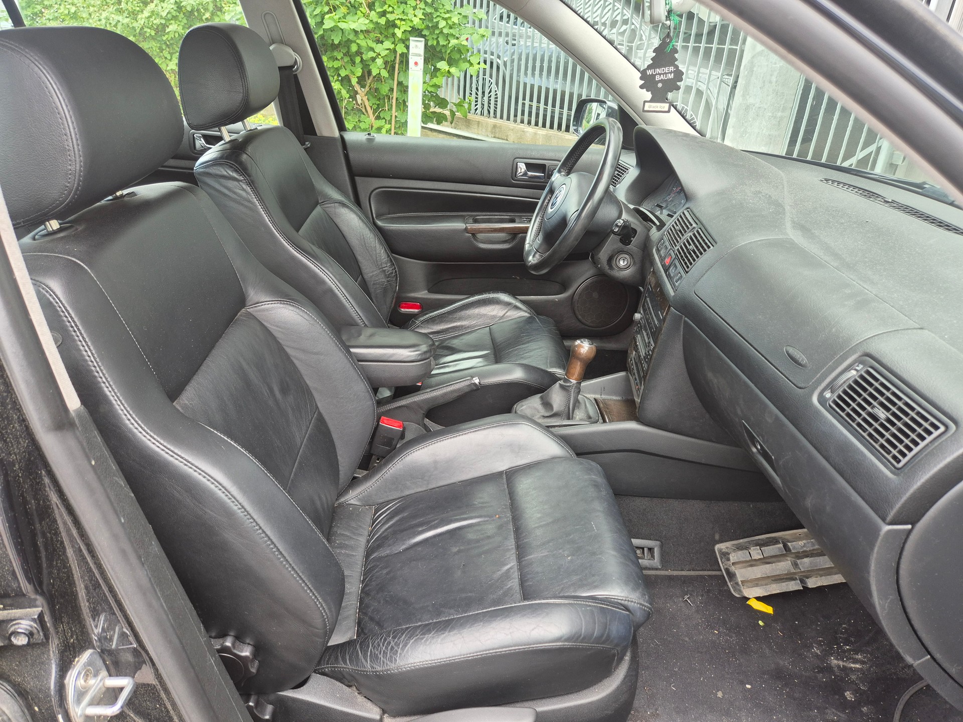 VW Golf 1.8 T GTI-image-11