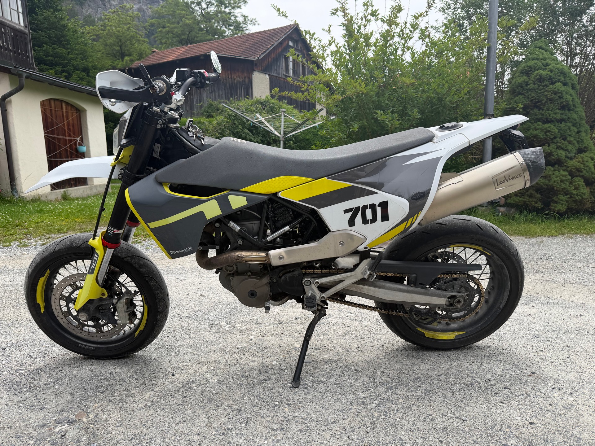 HUSQVARNA 701 Supermoto-image-4