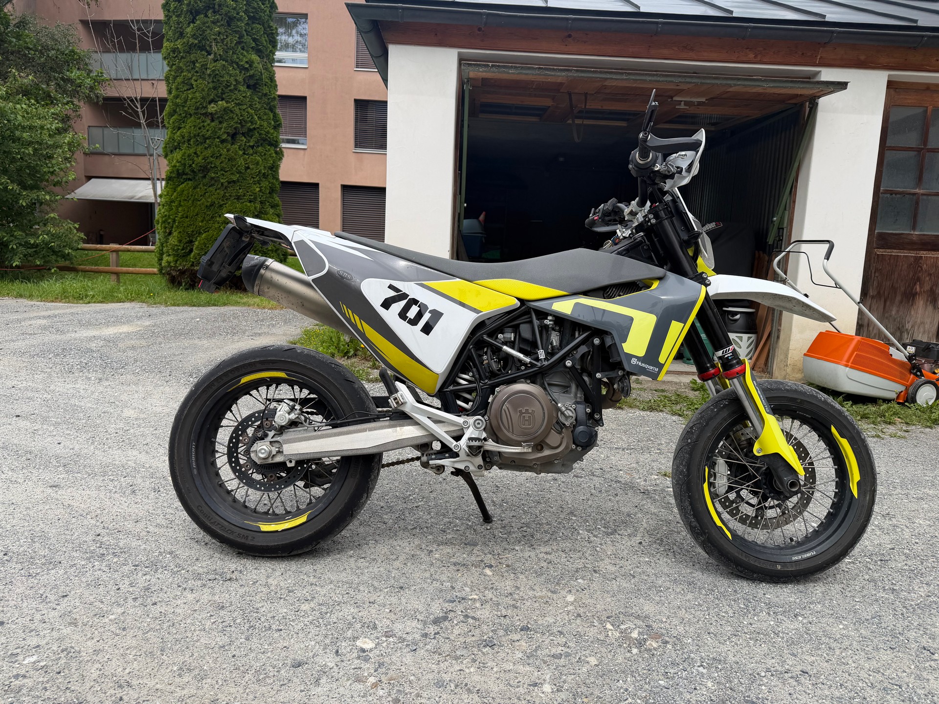 HUSQVARNA 701 Supermoto-image-3