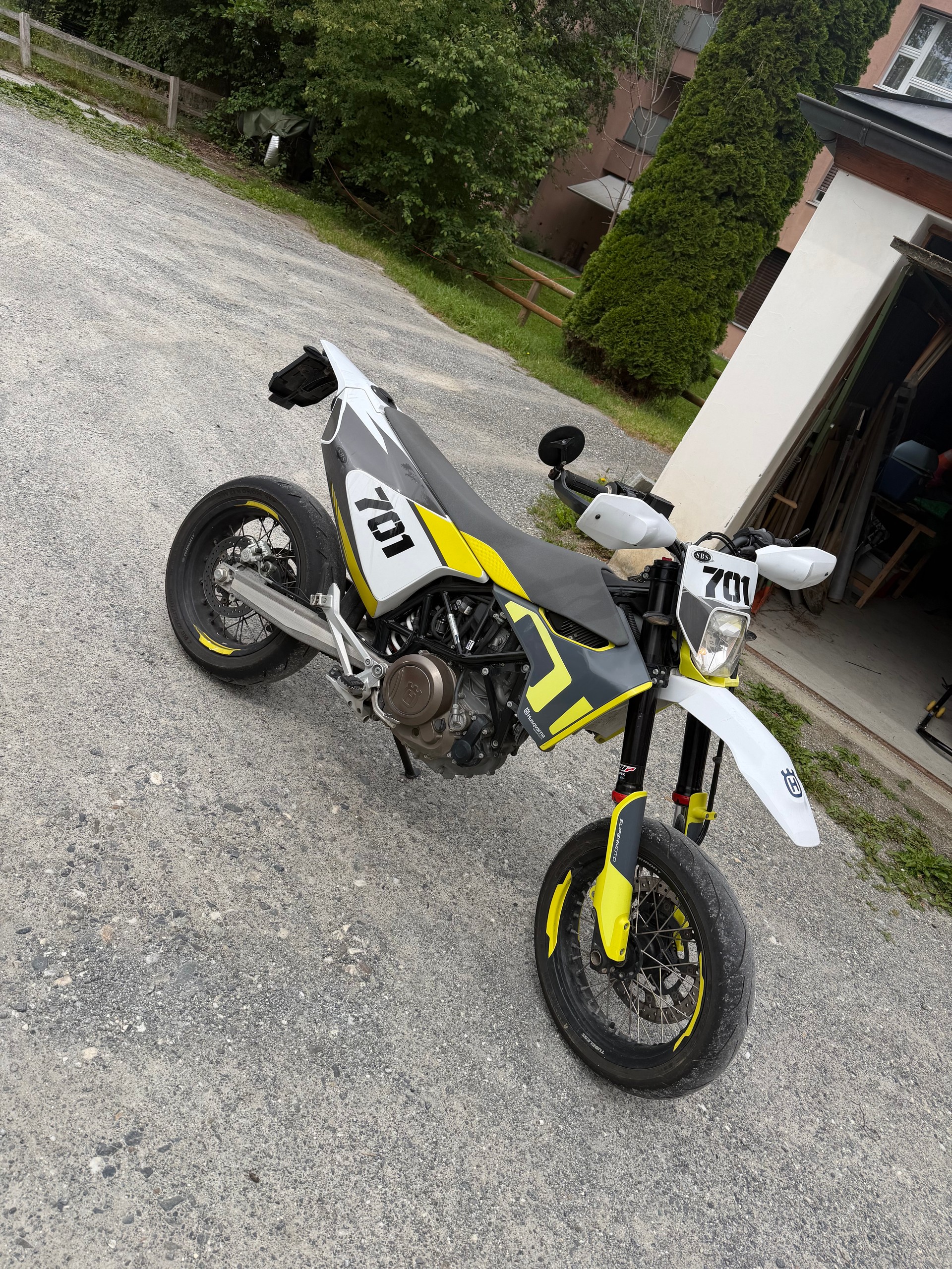 HUSQVARNA 701 Supermoto-image-0