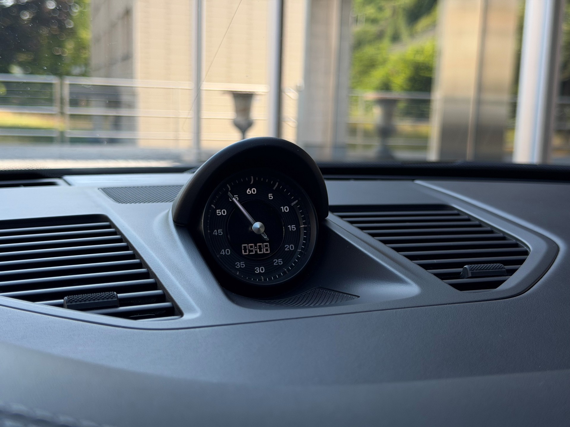 PORSCHE 911 Carrera 4 PDK-image-11