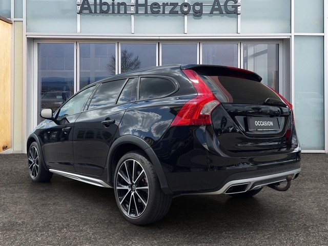 VOLVO V60 Cross Country 2.4 D4 Executive AWD S/S-showroom-element-3