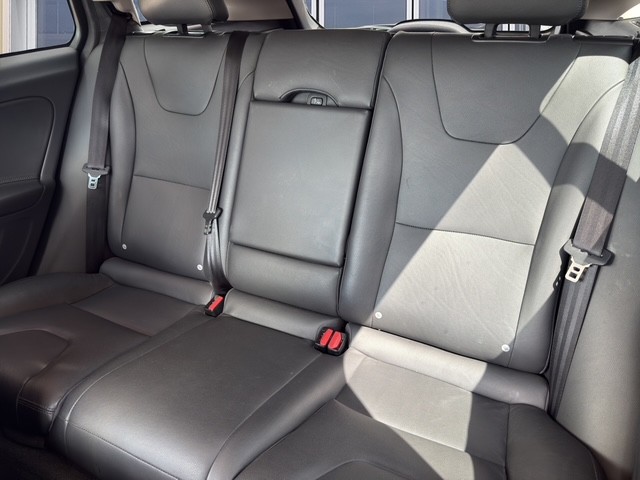 VOLVO V60 Cross Country 2.4 D4 Executive AWD S/S-image-14