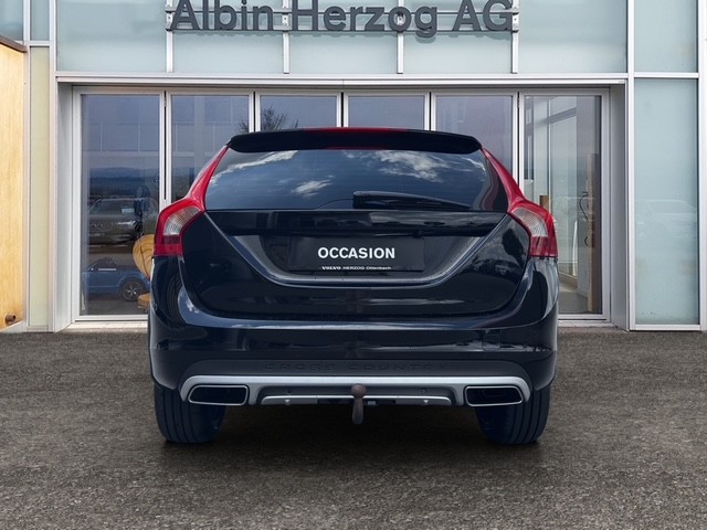 VOLVO V60 Cross Country 2.4 D4 Executive AWD S/S-image-6