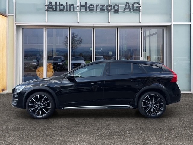 VOLVO V60 Cross Country 2.4 D4 Executive AWD S/S-showroom-element-1