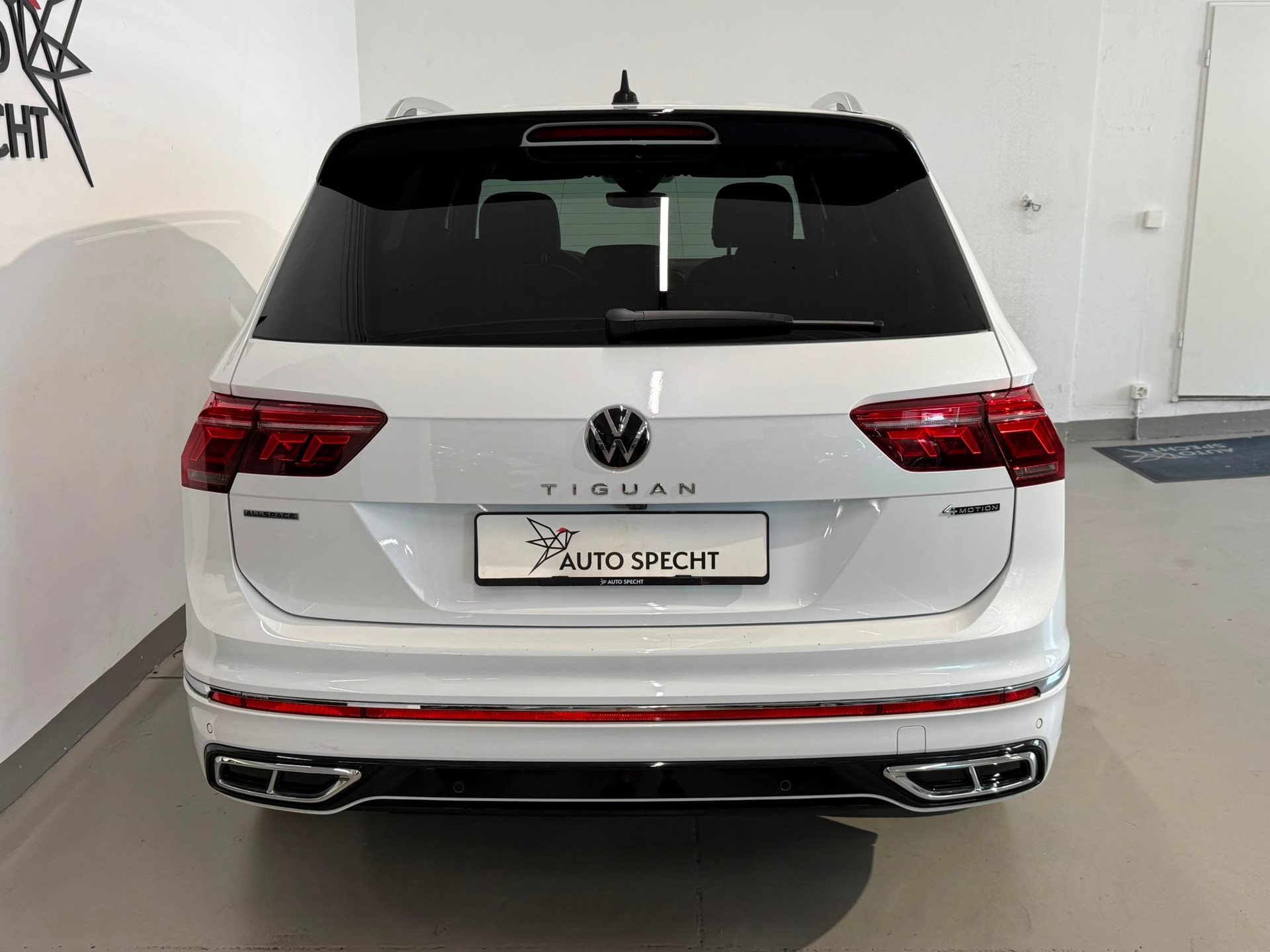 VW Tiguan Allspace 2.0TSI R-Line 4Motion DSG-image-5
