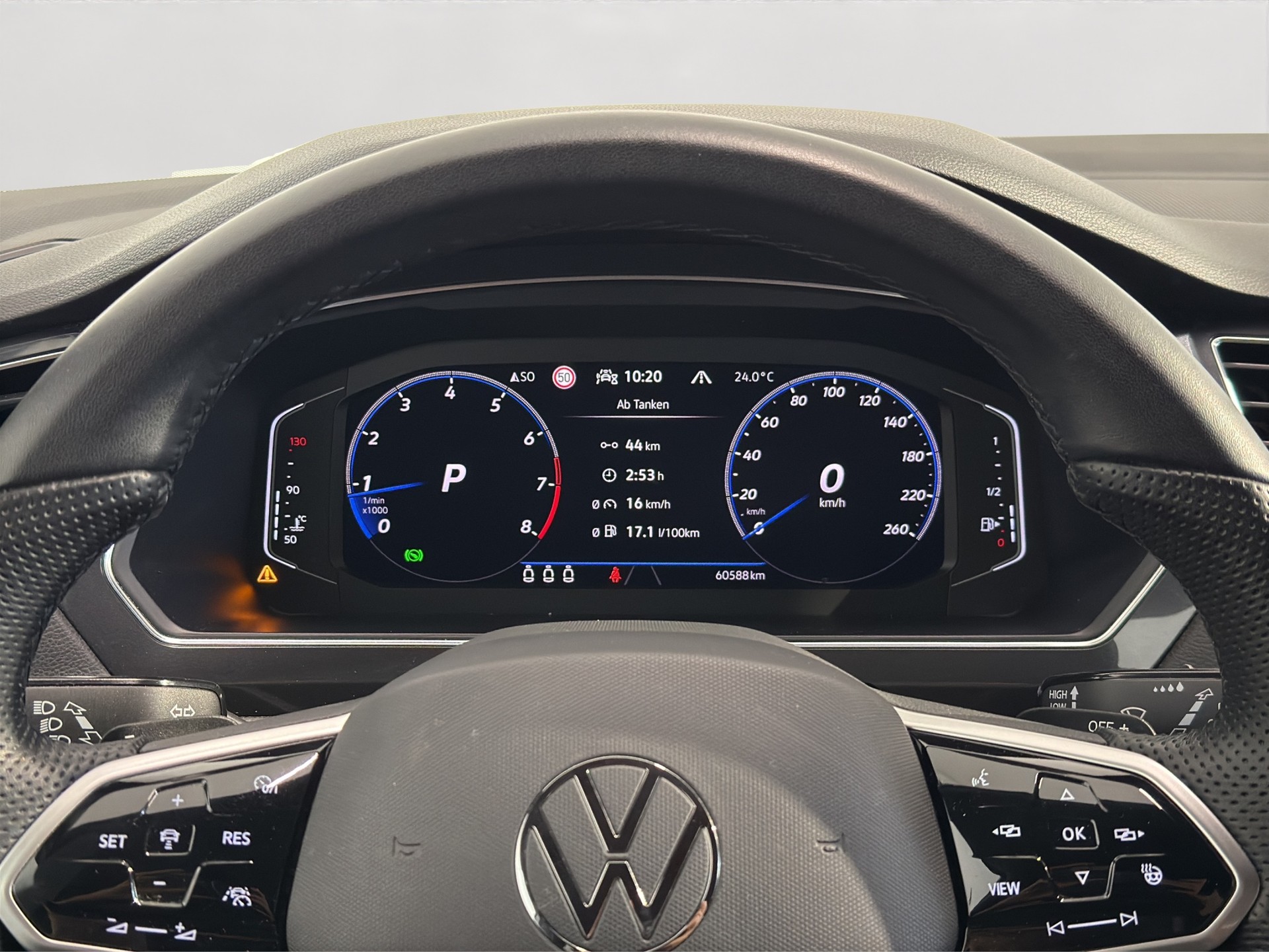 VW Tiguan Allspace 2.0TSI R-Line 4Motion DSG-image-11
