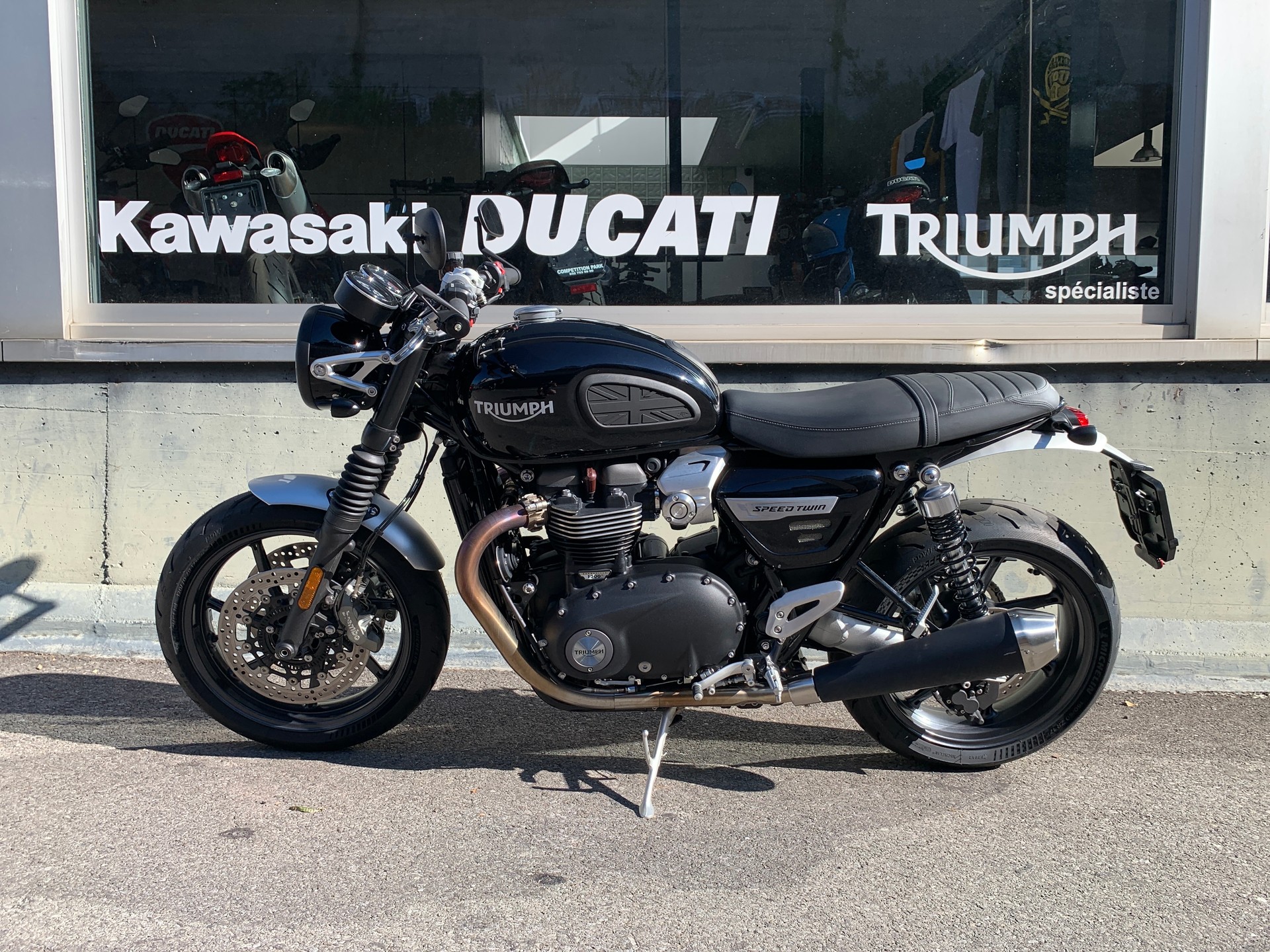 TRIUMPH Speed Twin 1200-image-1