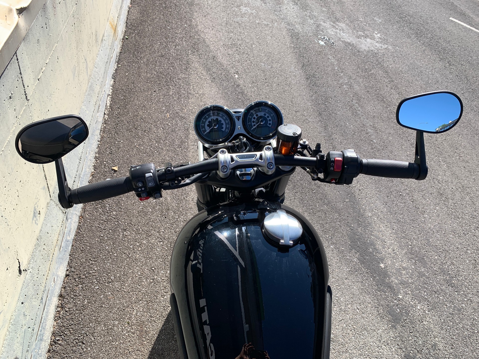 TRIUMPH Speed Twin 1200-image-3