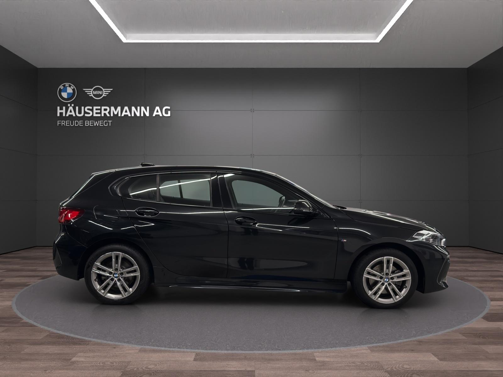BMW 118i M SPORT-showroom-element-3