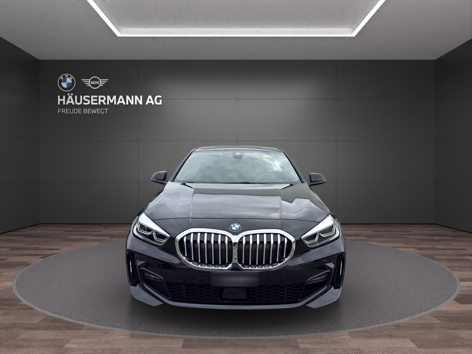 BMW 118i M SPORT-showroom-element-1