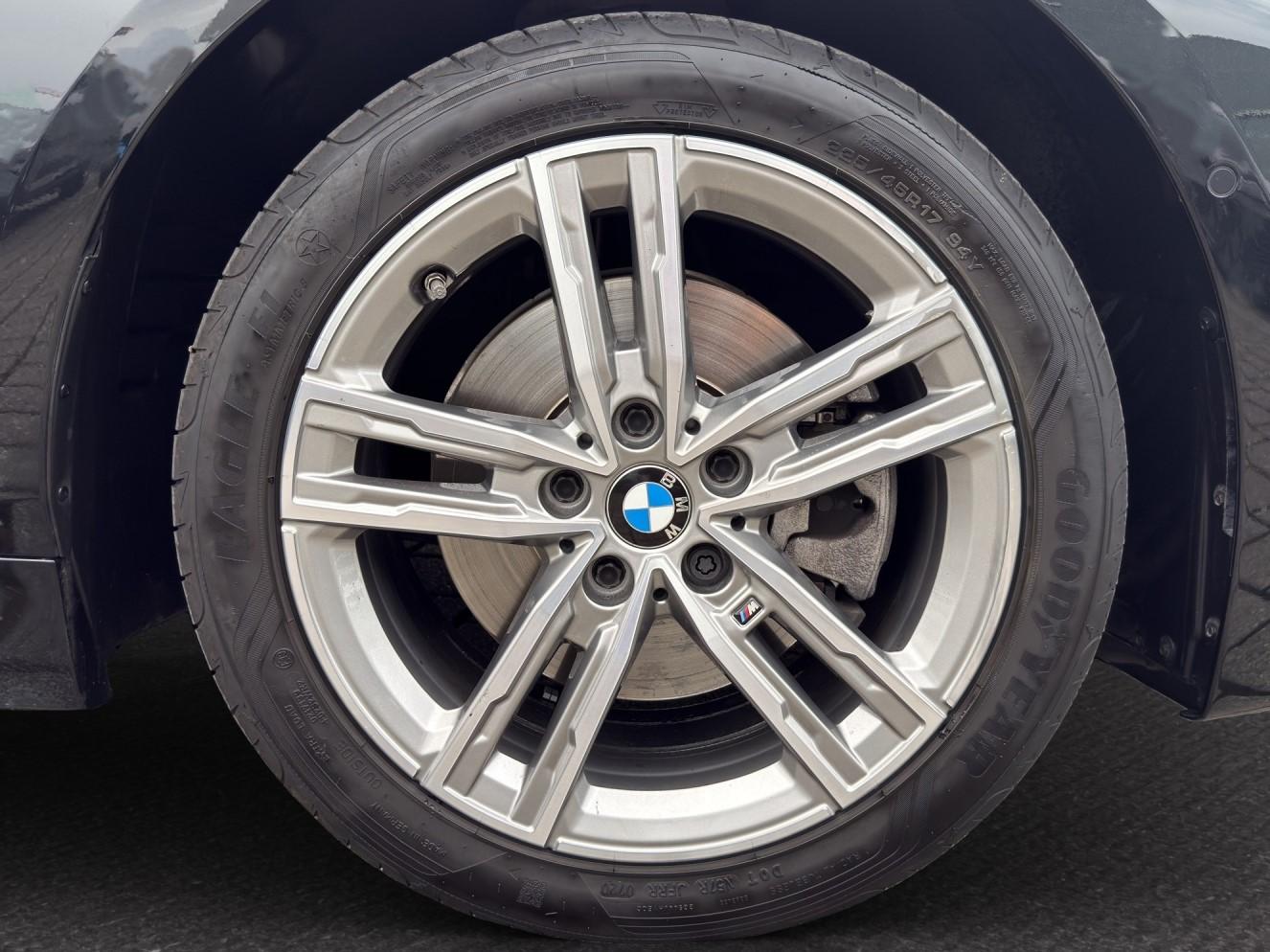 BMW 118i M SPORT-image-11