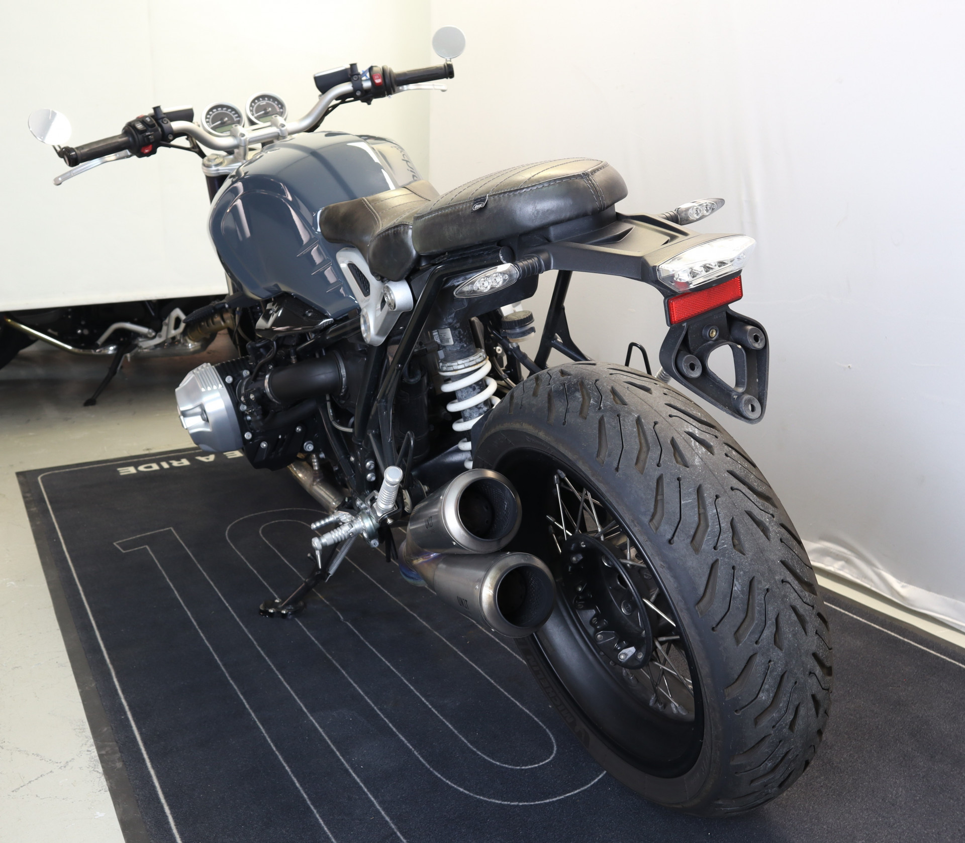 BMW R nineT Pure-image-2