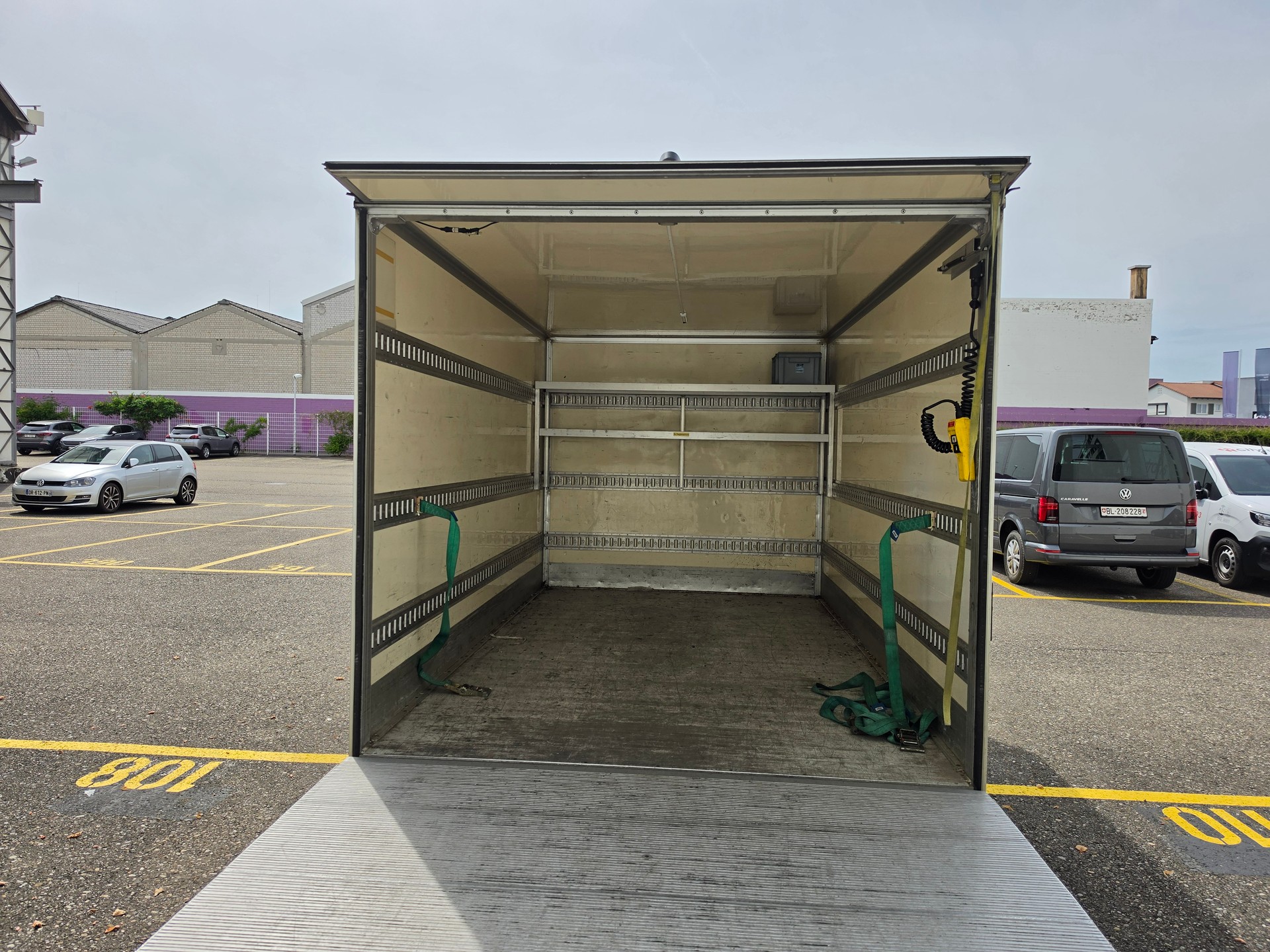 VW Kasten mit Hebebühne HOHE NUTZLAST-image-5
