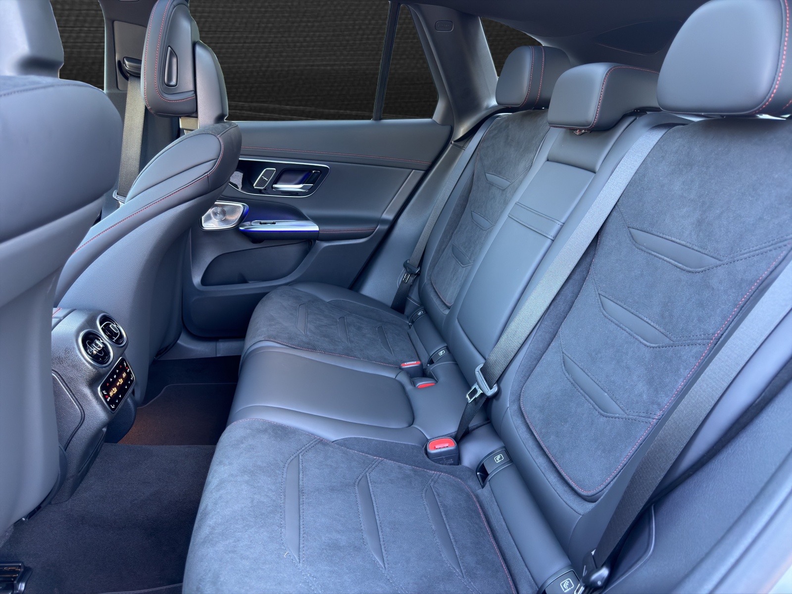 MERCEDES-BENZ GLC 53 AMG 4Matic+ 9G-Tronic-image-17