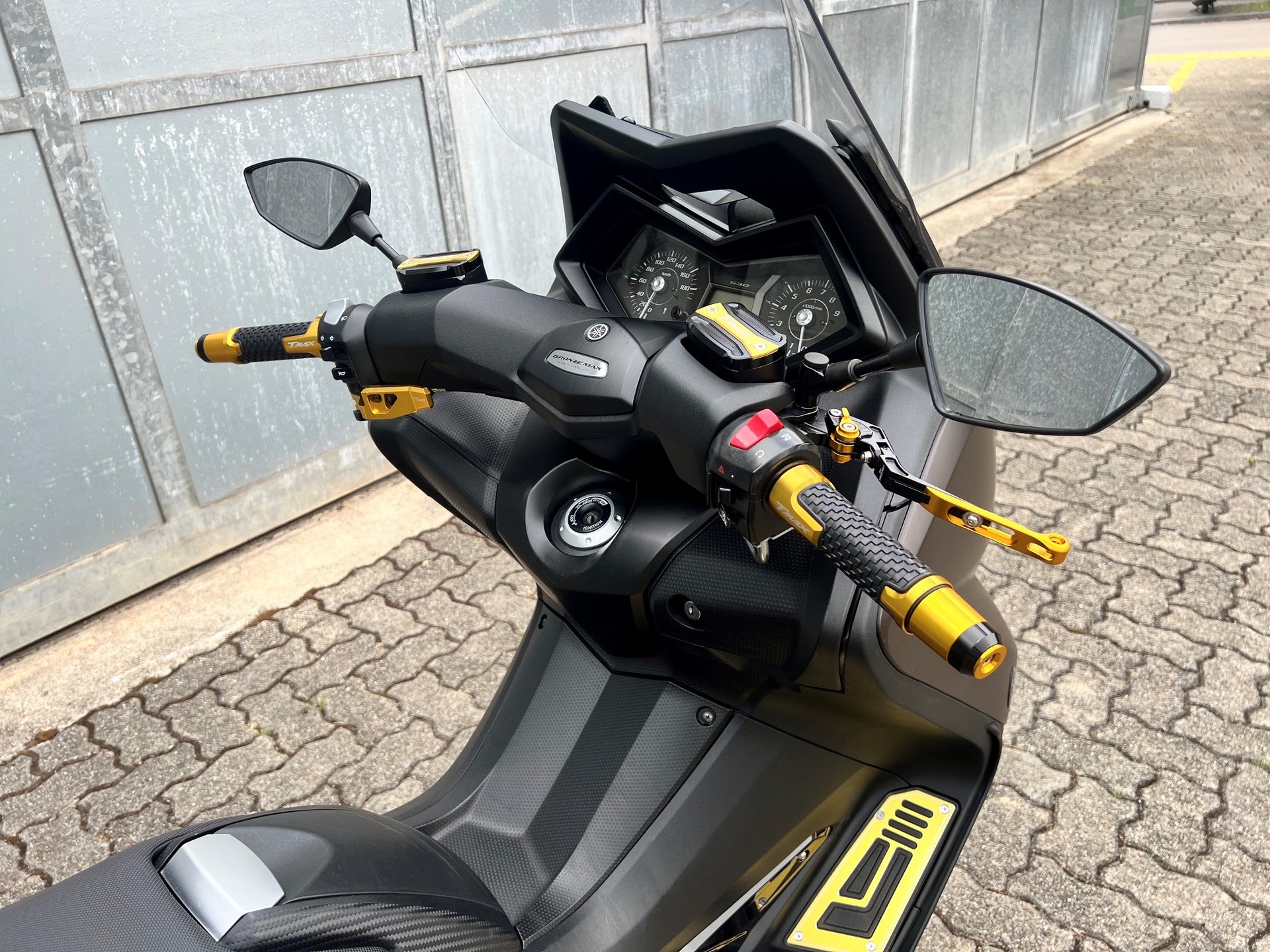 YAMAHA T-MAX XP 530 Bronze Max ABS-image-2