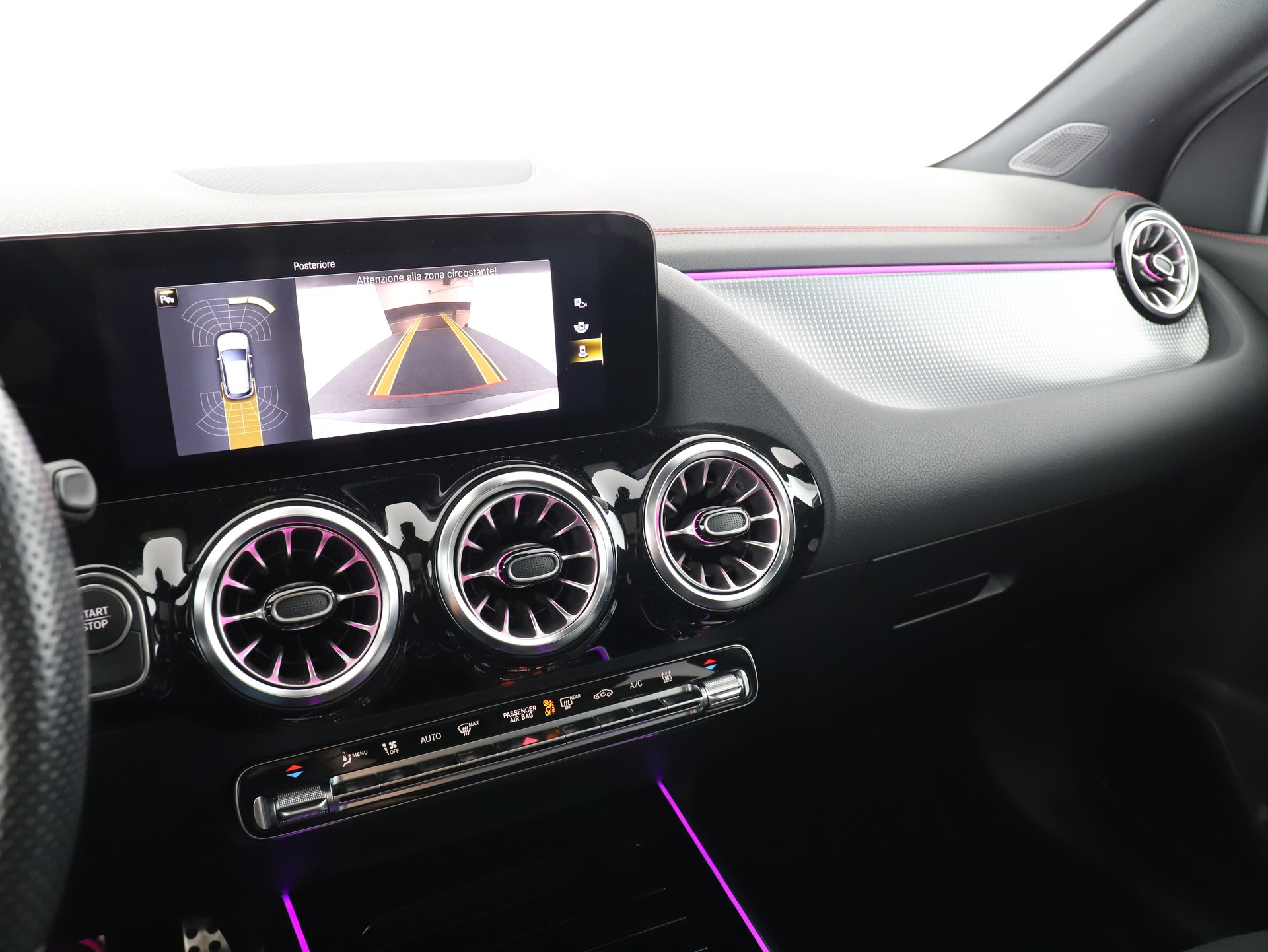 MERCEDES-BENZ EQA 300 AMG Line 4Matic-image-14