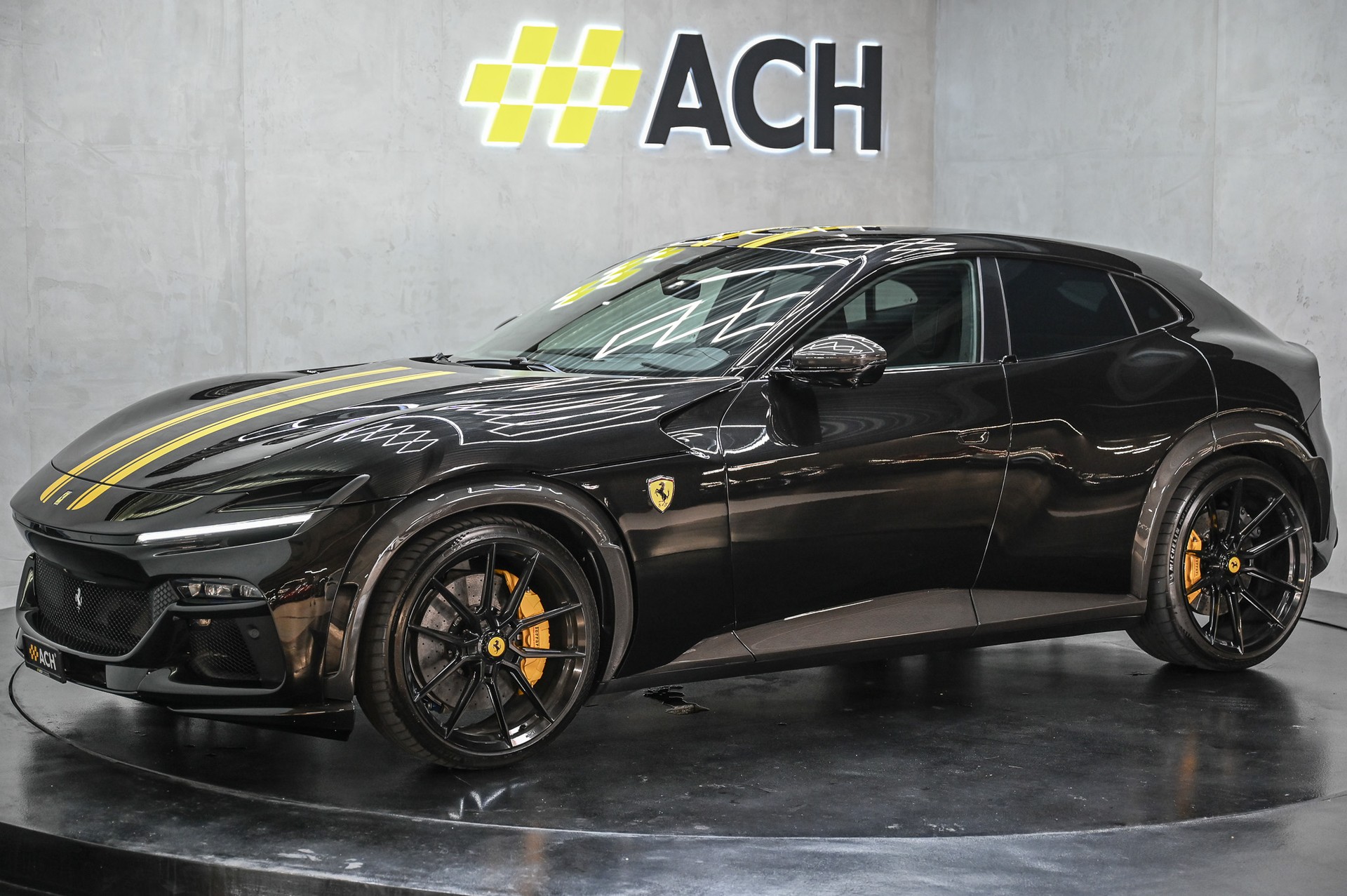FERRARI Purosangue 6.5 V12-showroom-element-3