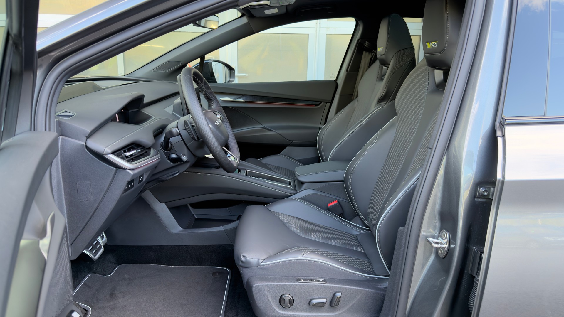 SKODA Enyaq RS 85x 4x4-image-12