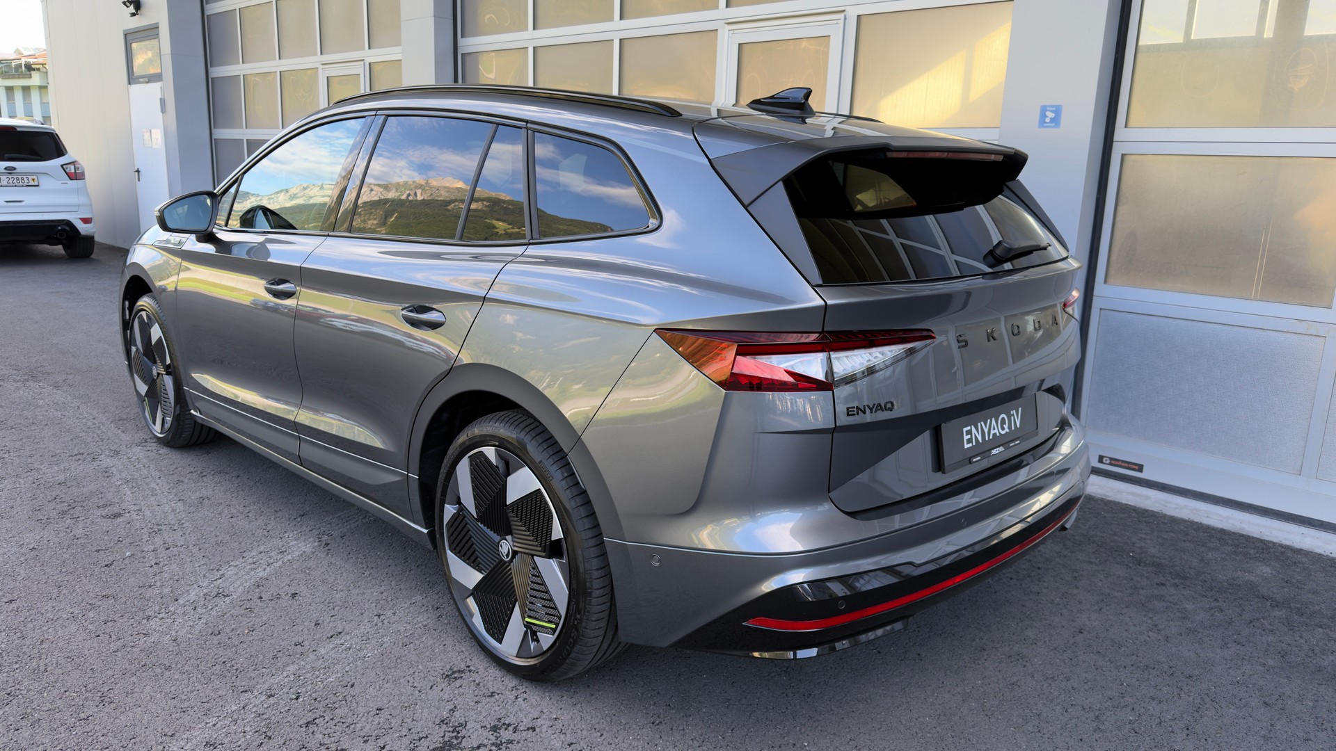 SKODA Enyaq RS 85x 4x4-image-1