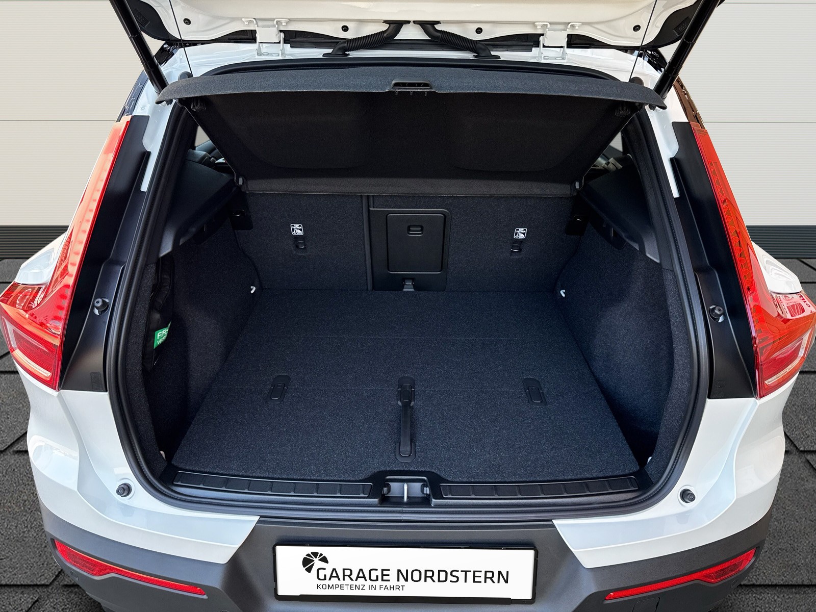 VOLVO EX40 Twin Ultra AWD-image-10