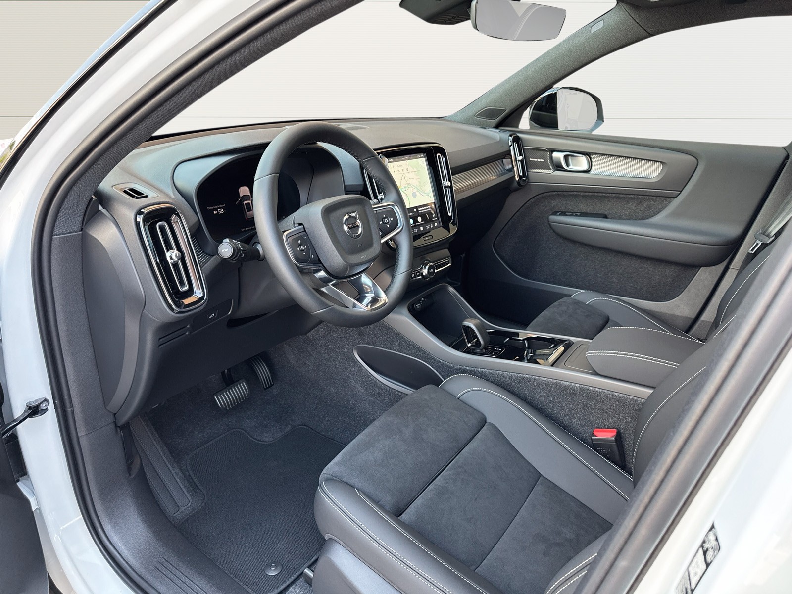 VOLVO EX40 Twin Ultra AWD-image-6