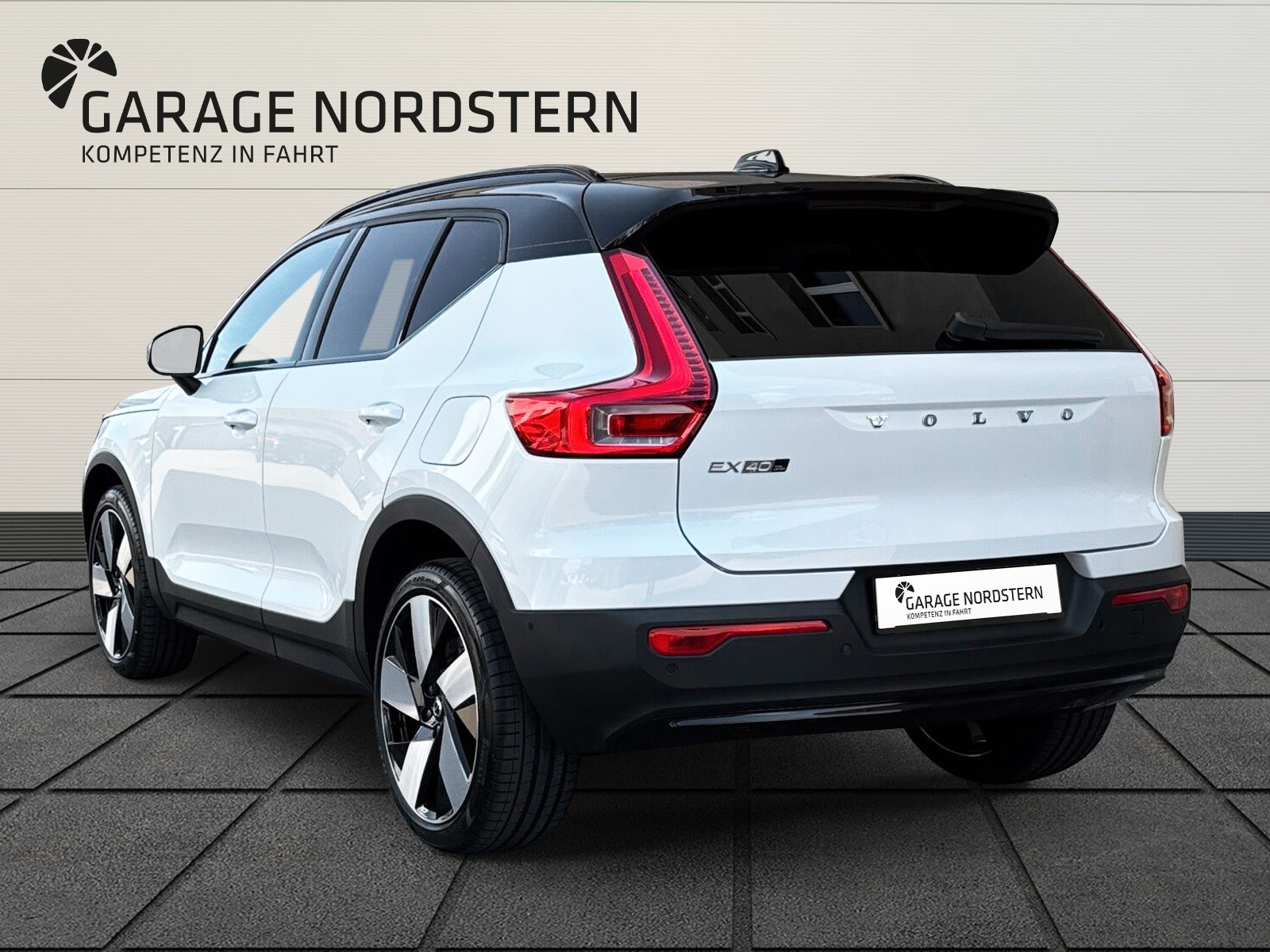 VOLVO EX40 Twin Ultra AWD-showroom-element-2
