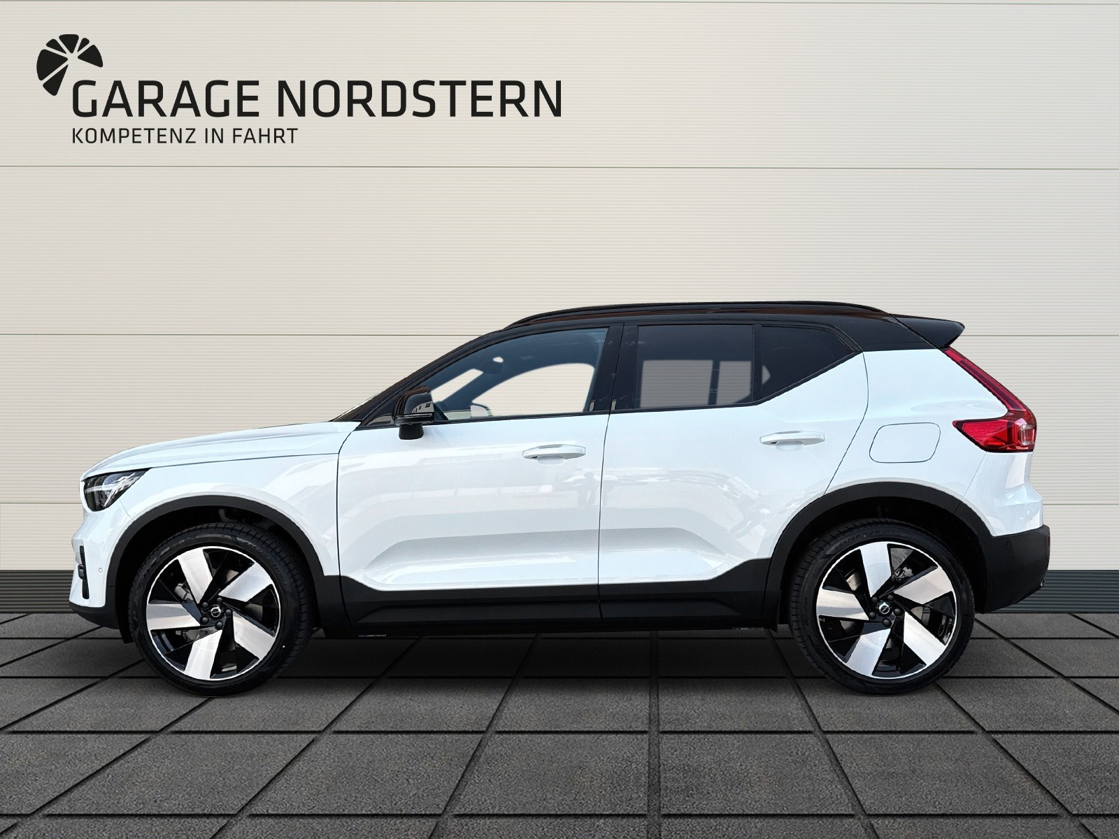 VOLVO EX40 Twin Ultra AWD-showroom-element-1