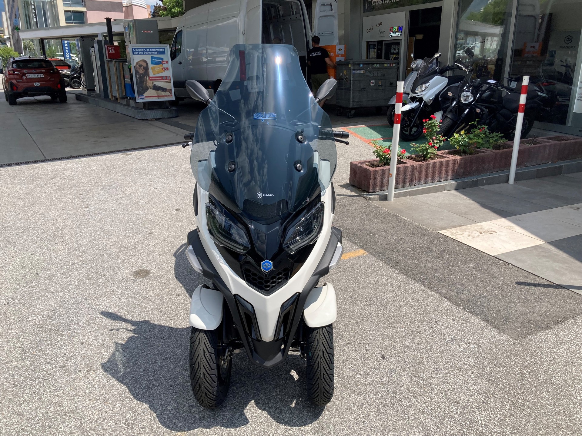 PIAGGIO MP3 400 Sport RST-image-2